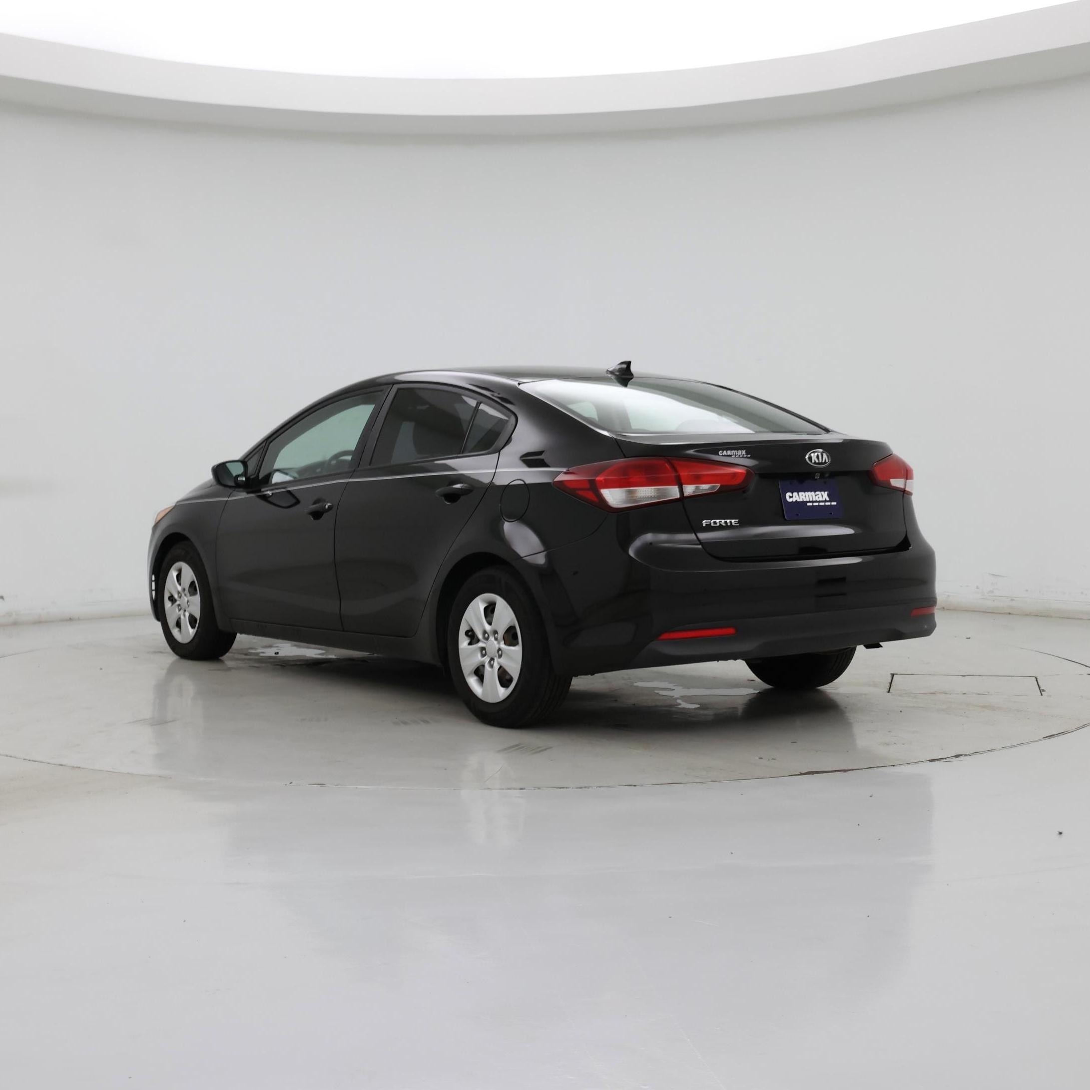 Thumbnail: 2017 Kia Forte - 2