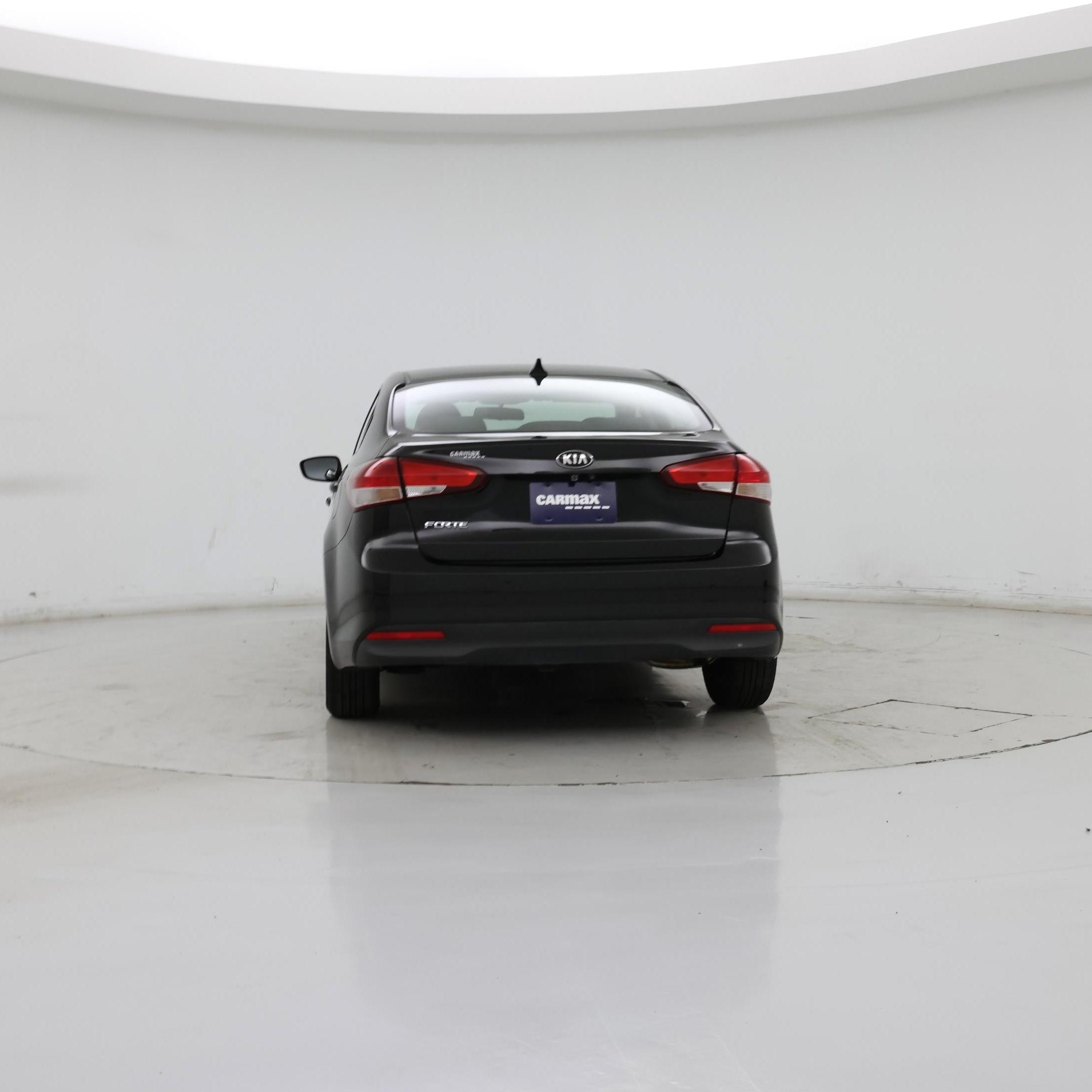Thumbnail: 2017 Kia Forte - 6