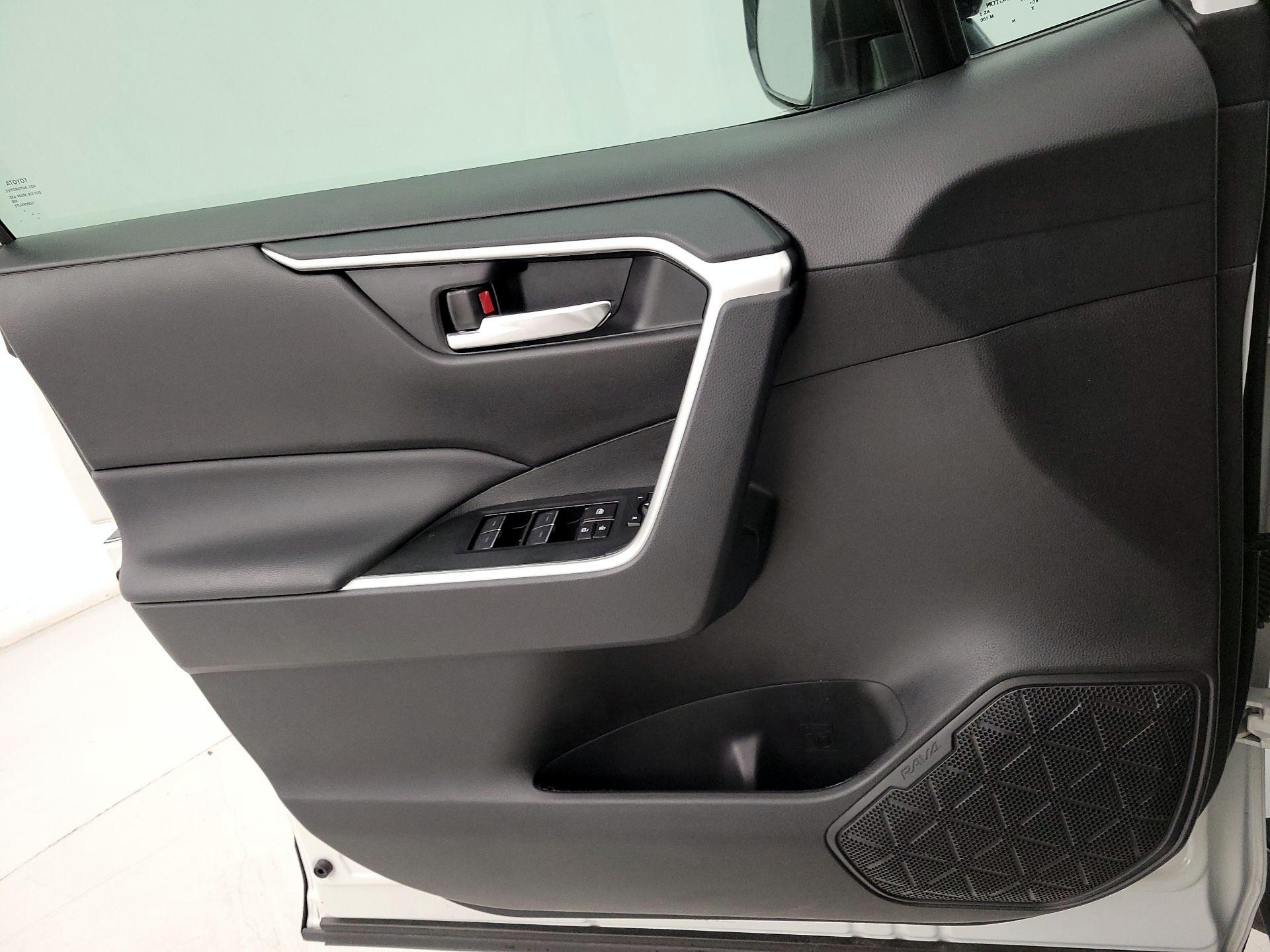 Thumbnail: 2024 Toyota RAV4 - 12