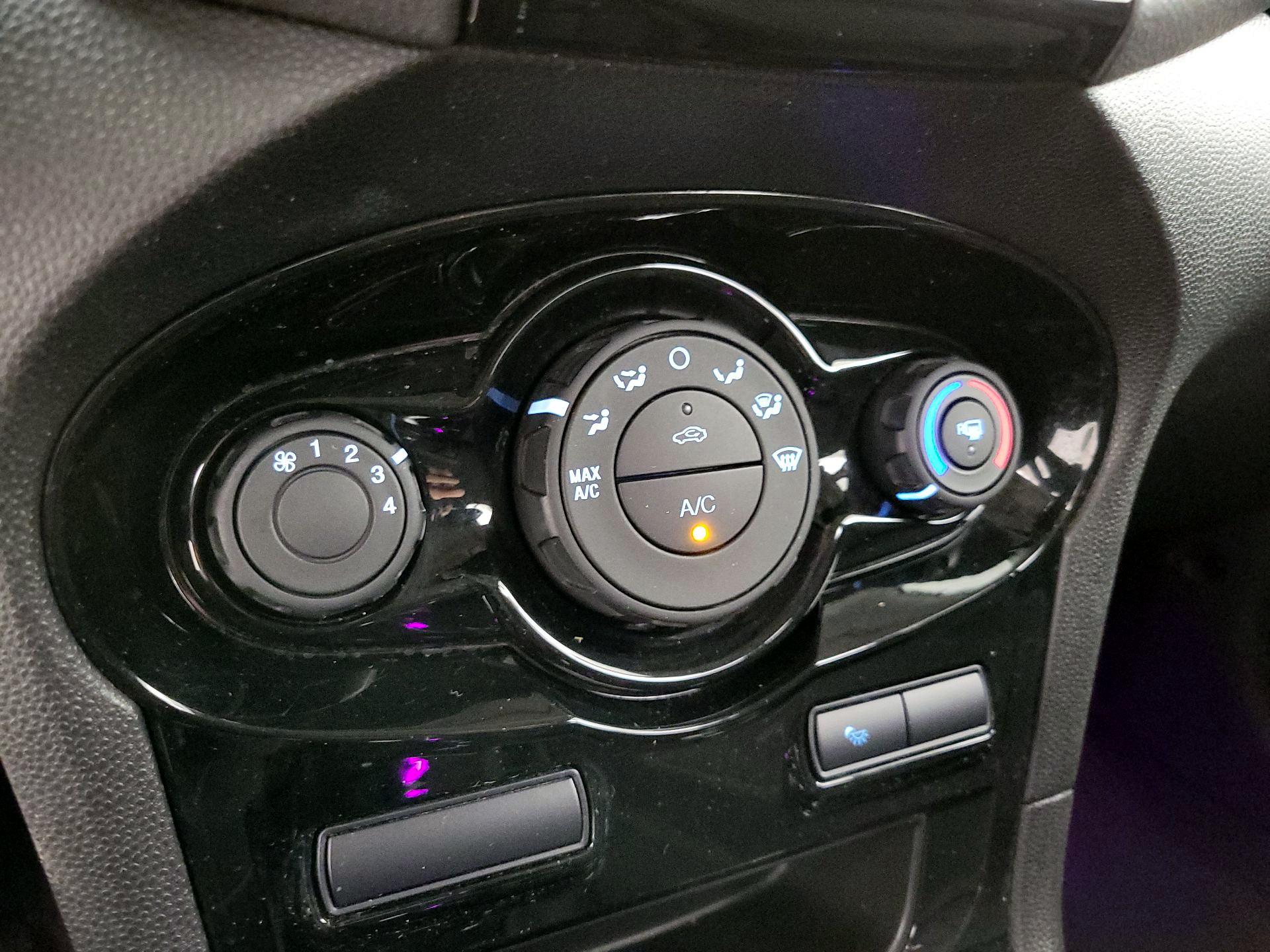 Thumbnail: 2019 Ford Fiesta - 16