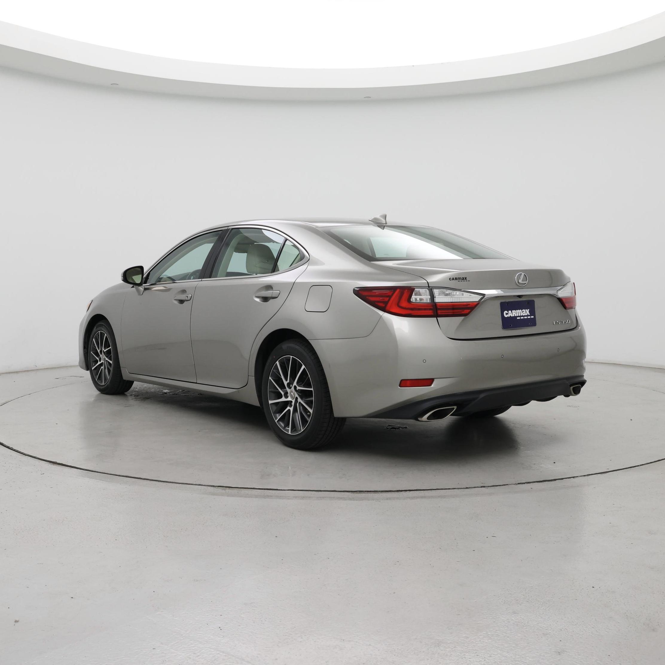Thumbnail: 2017 Lexus ES - 2