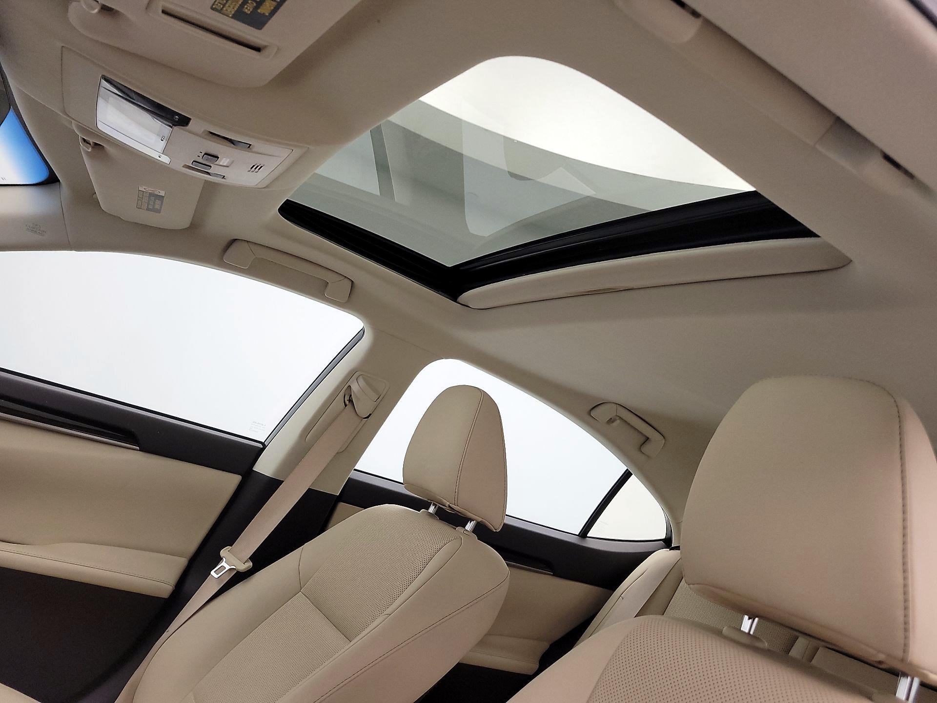 Thumbnail: 2017 Lexus ES - 20