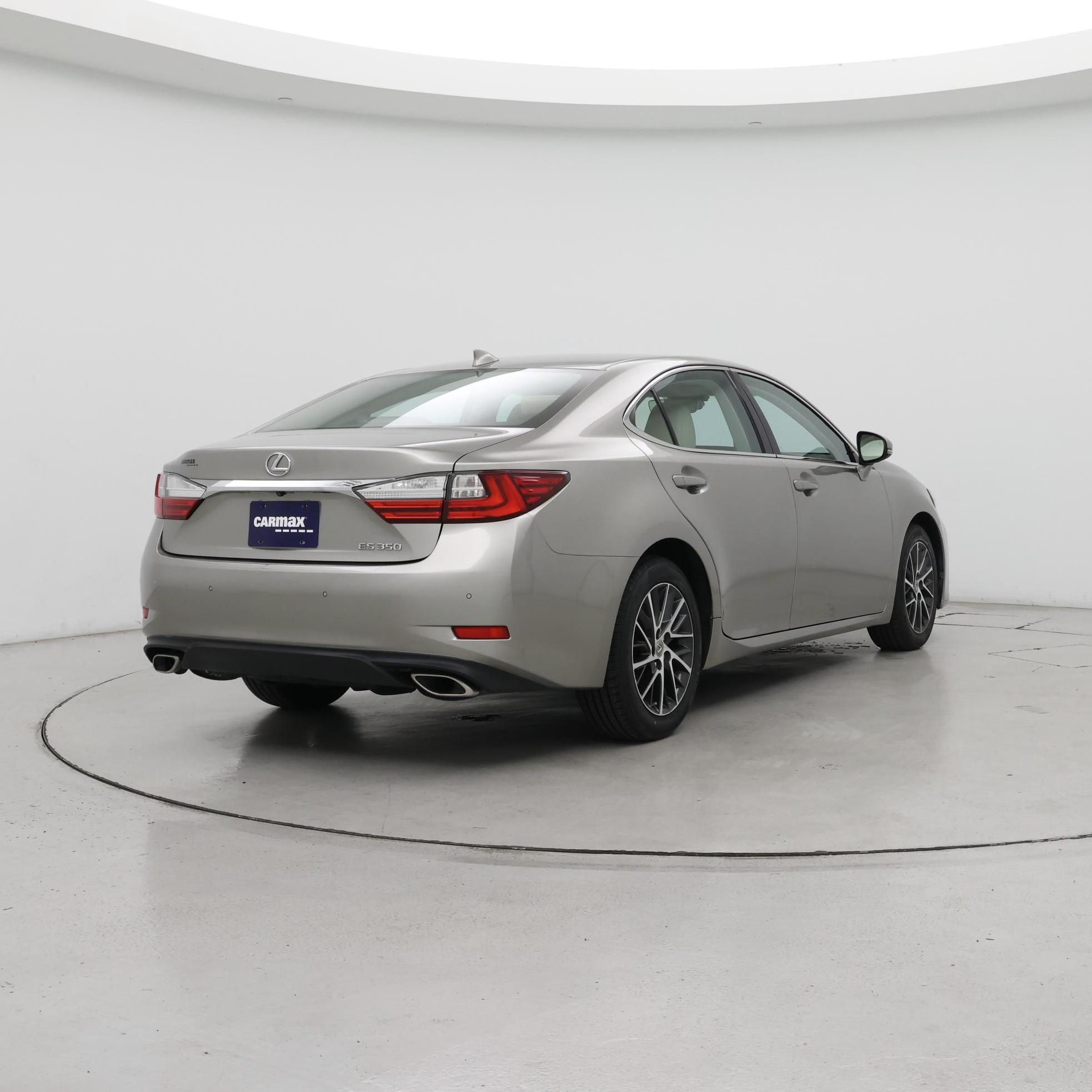 Thumbnail: 2017 Lexus ES - 8