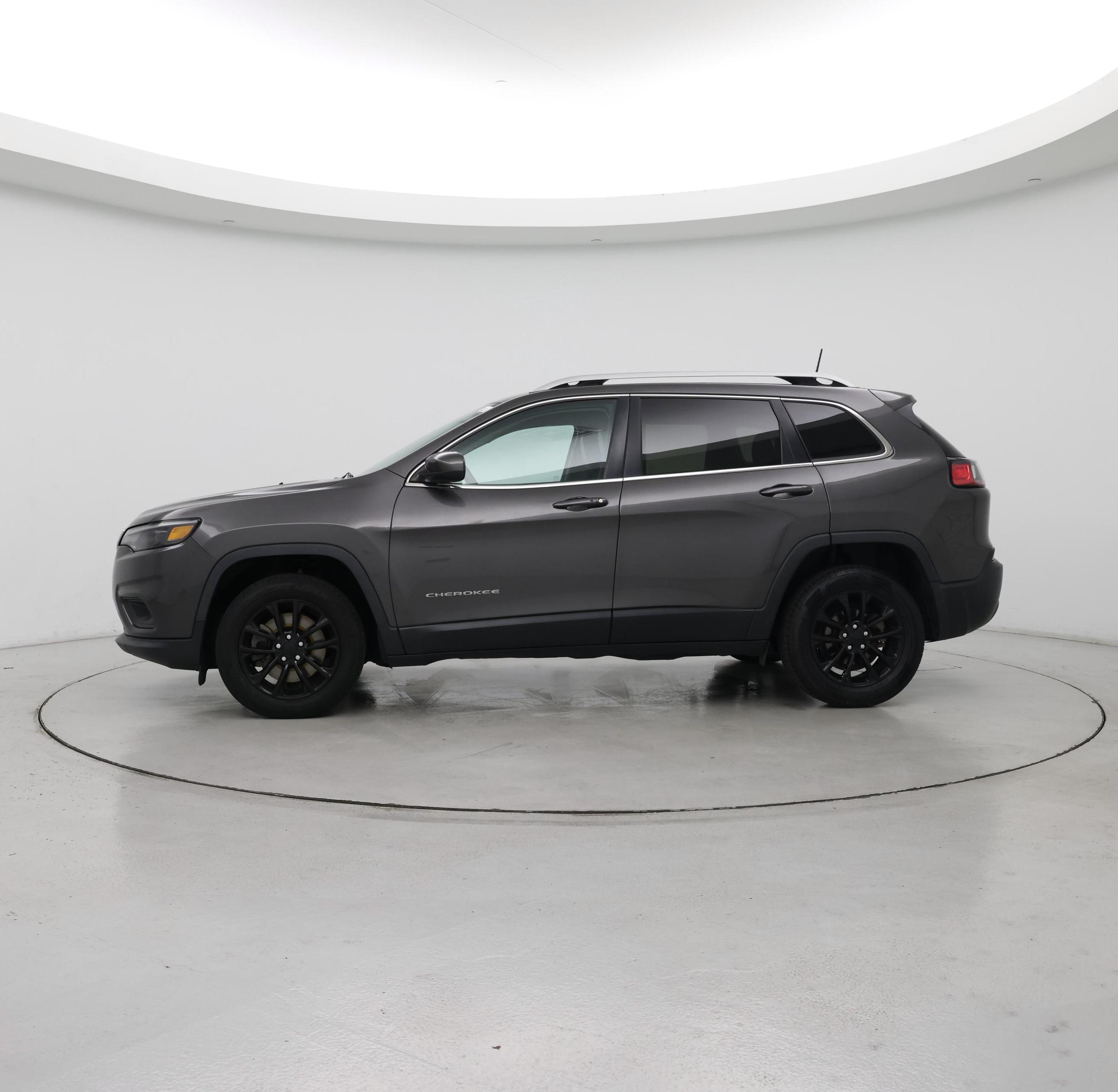 Thumbnail: 2019 Jeep Cherokee - 3