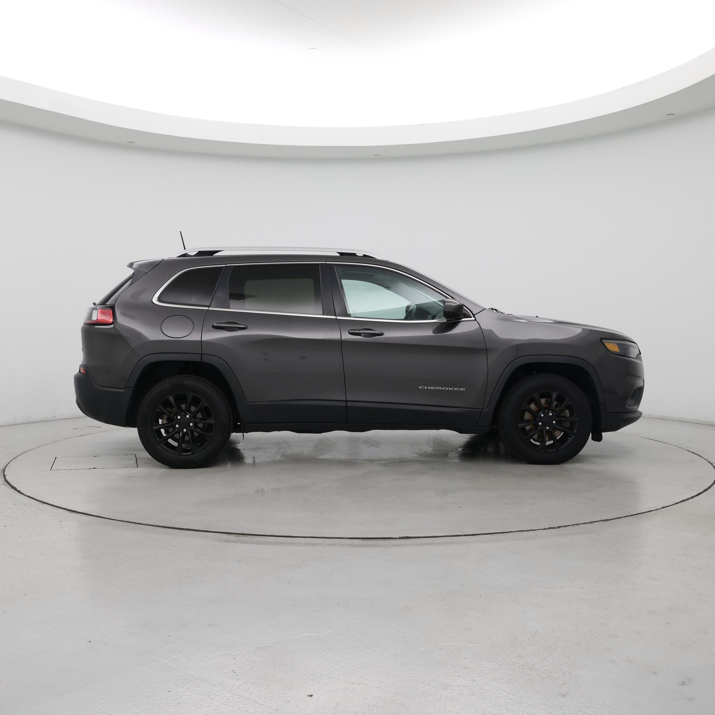 Thumbnail: 2019 Jeep Cherokee - 7