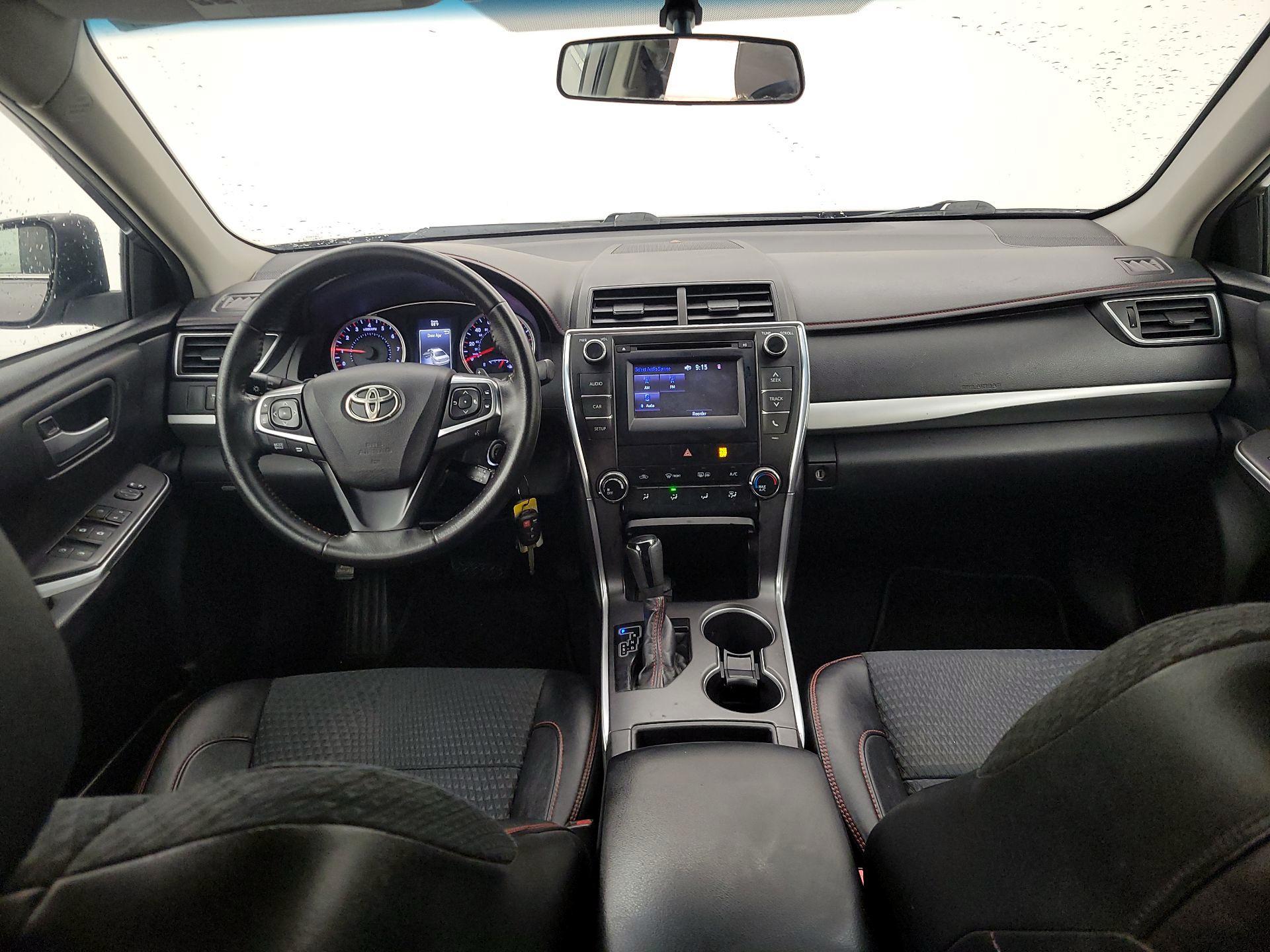 Thumbnail: 2015 Toyota Camry - 9