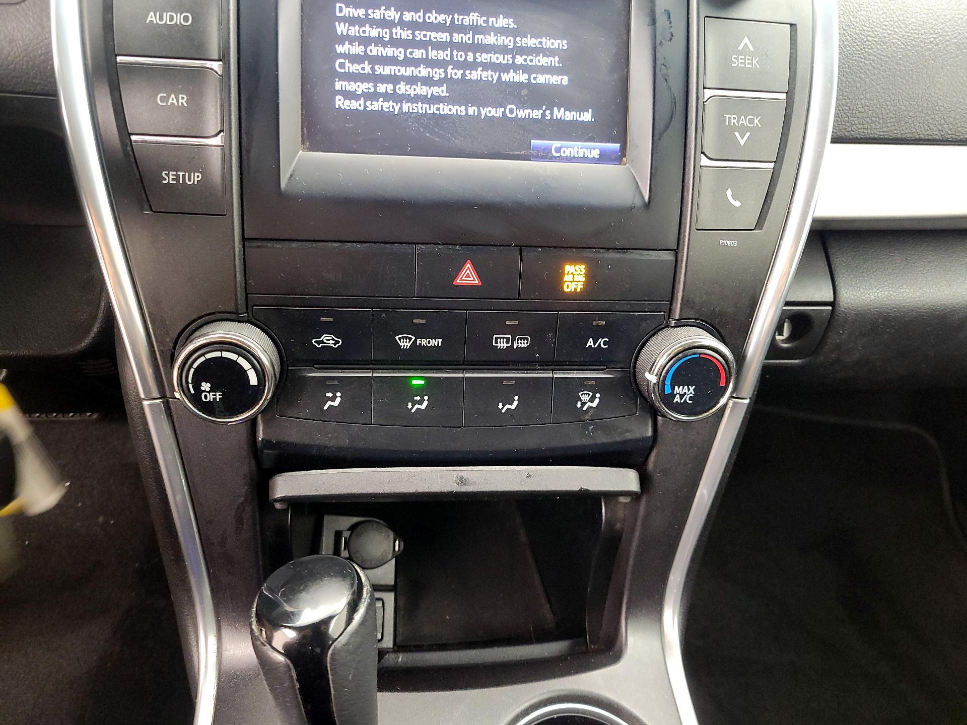 Thumbnail: 2015 Toyota Camry - 16