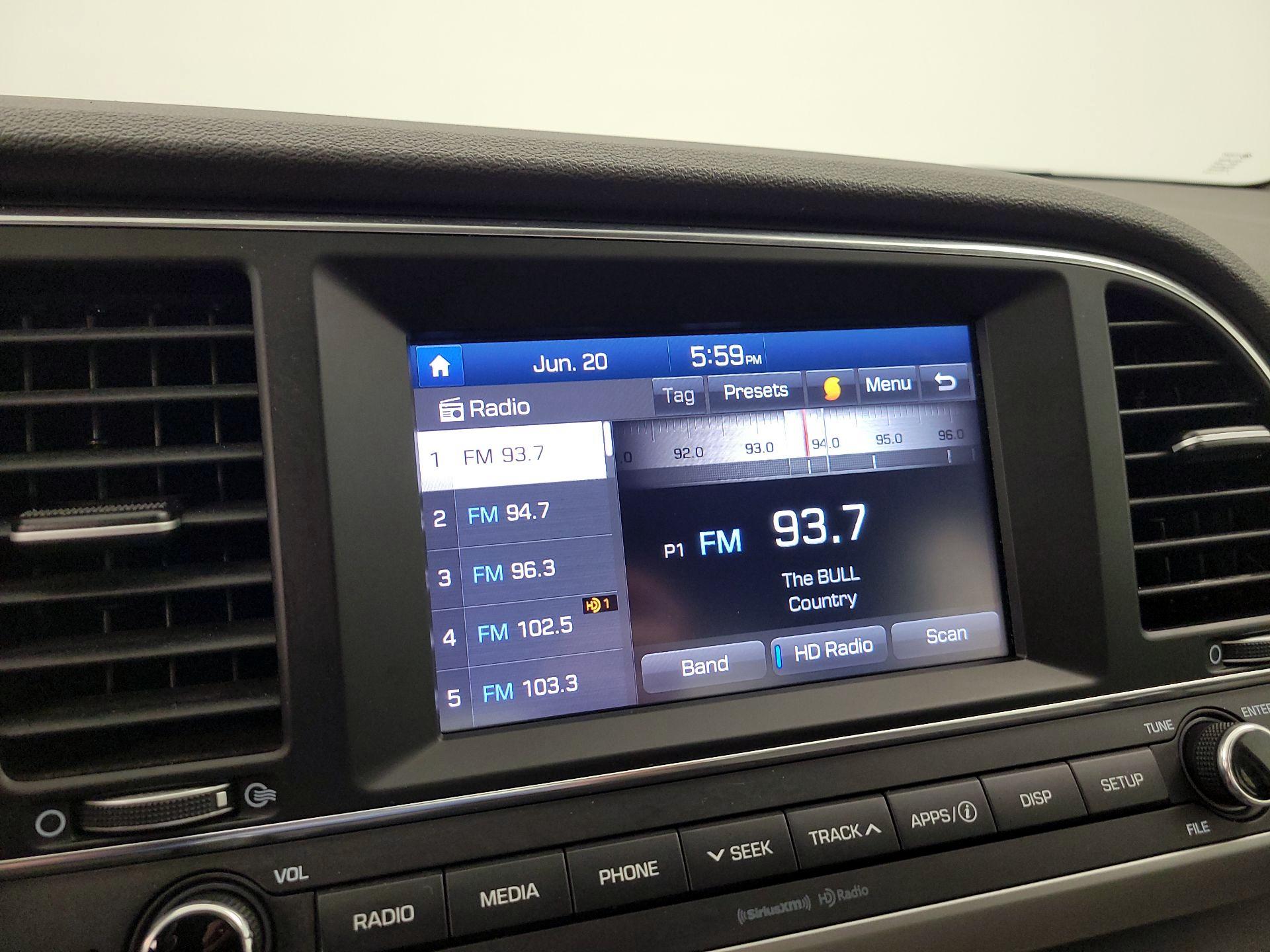 Thumbnail: 2017 Hyundai Elantra - 15