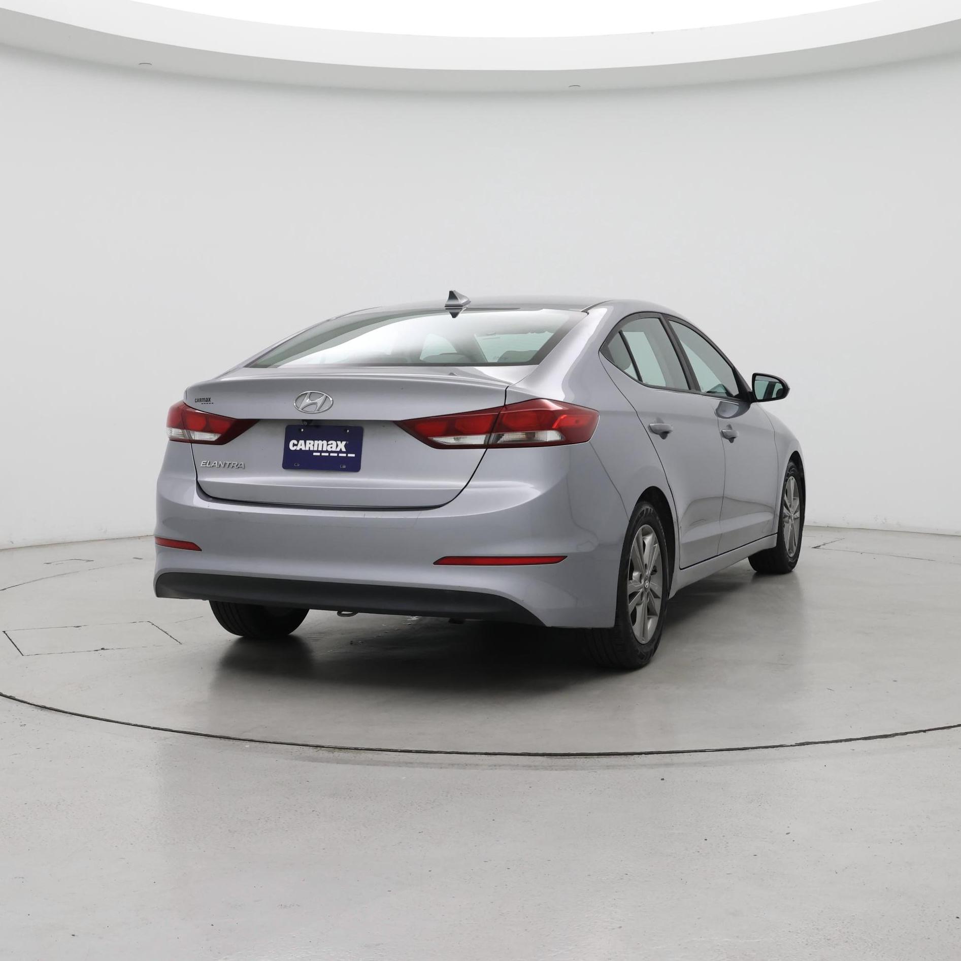 Thumbnail: 2017 Hyundai Elantra - 8