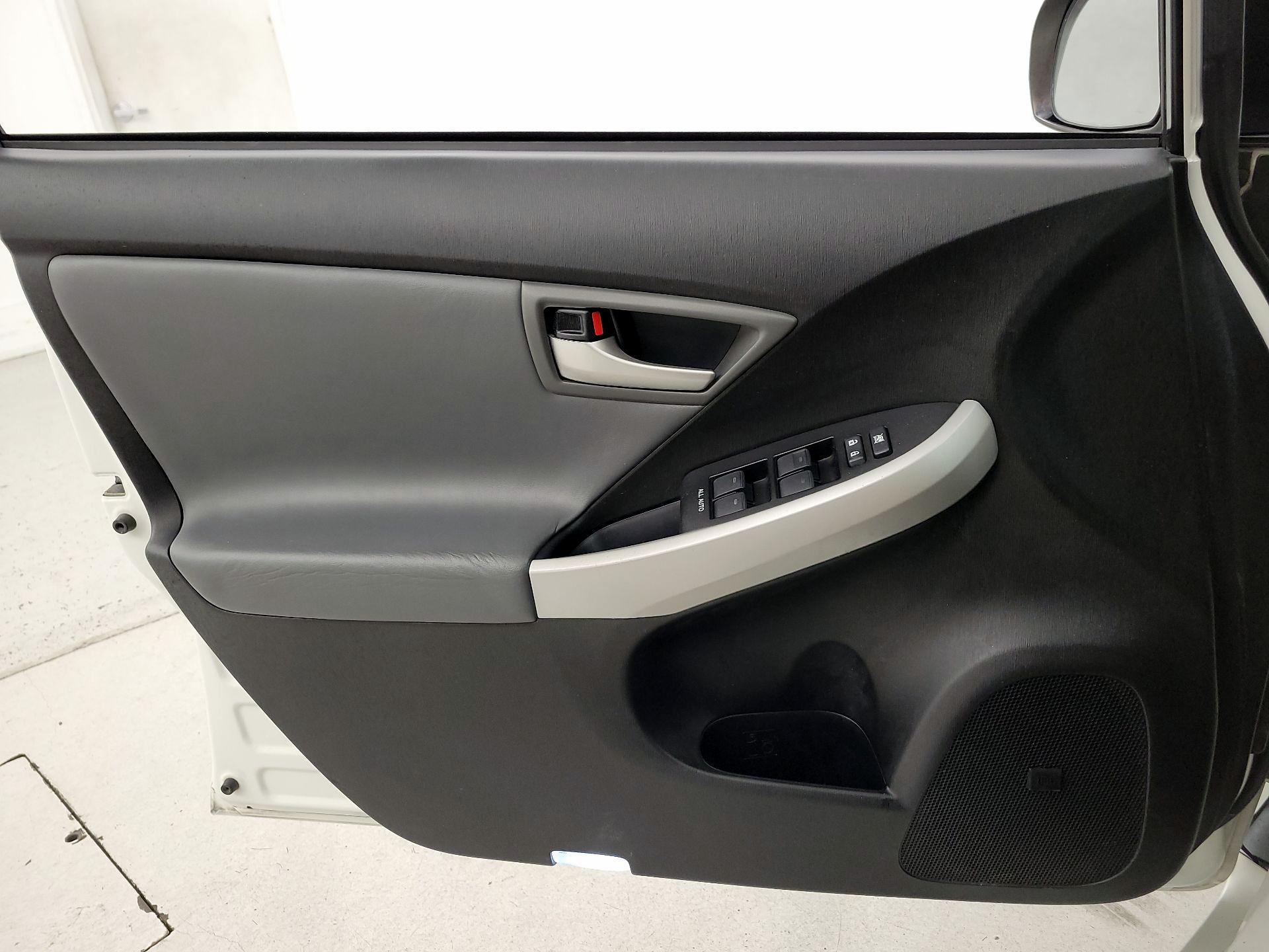 Thumbnail: 2013 Toyota Prius - 12