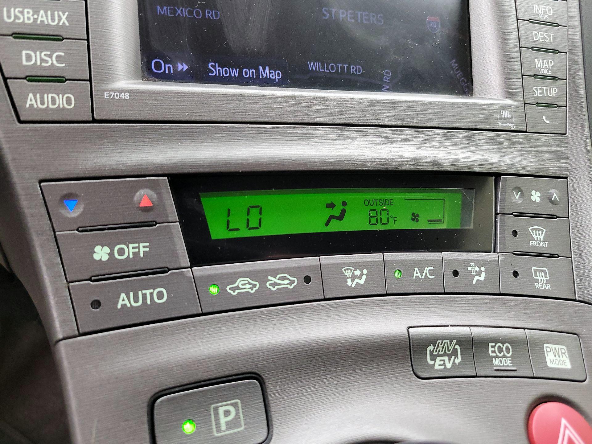 Thumbnail: 2013 Toyota Prius - 17