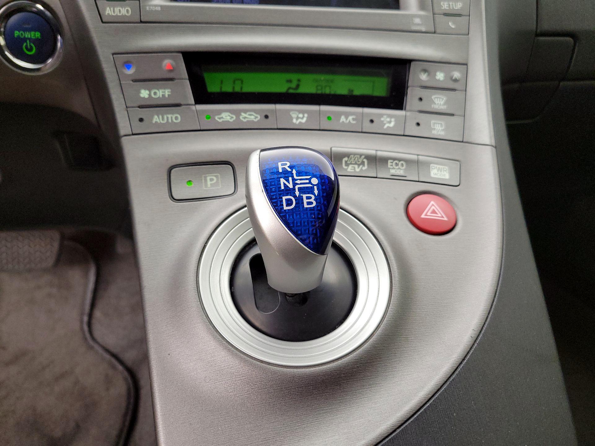 Thumbnail: 2013 Toyota Prius - 18