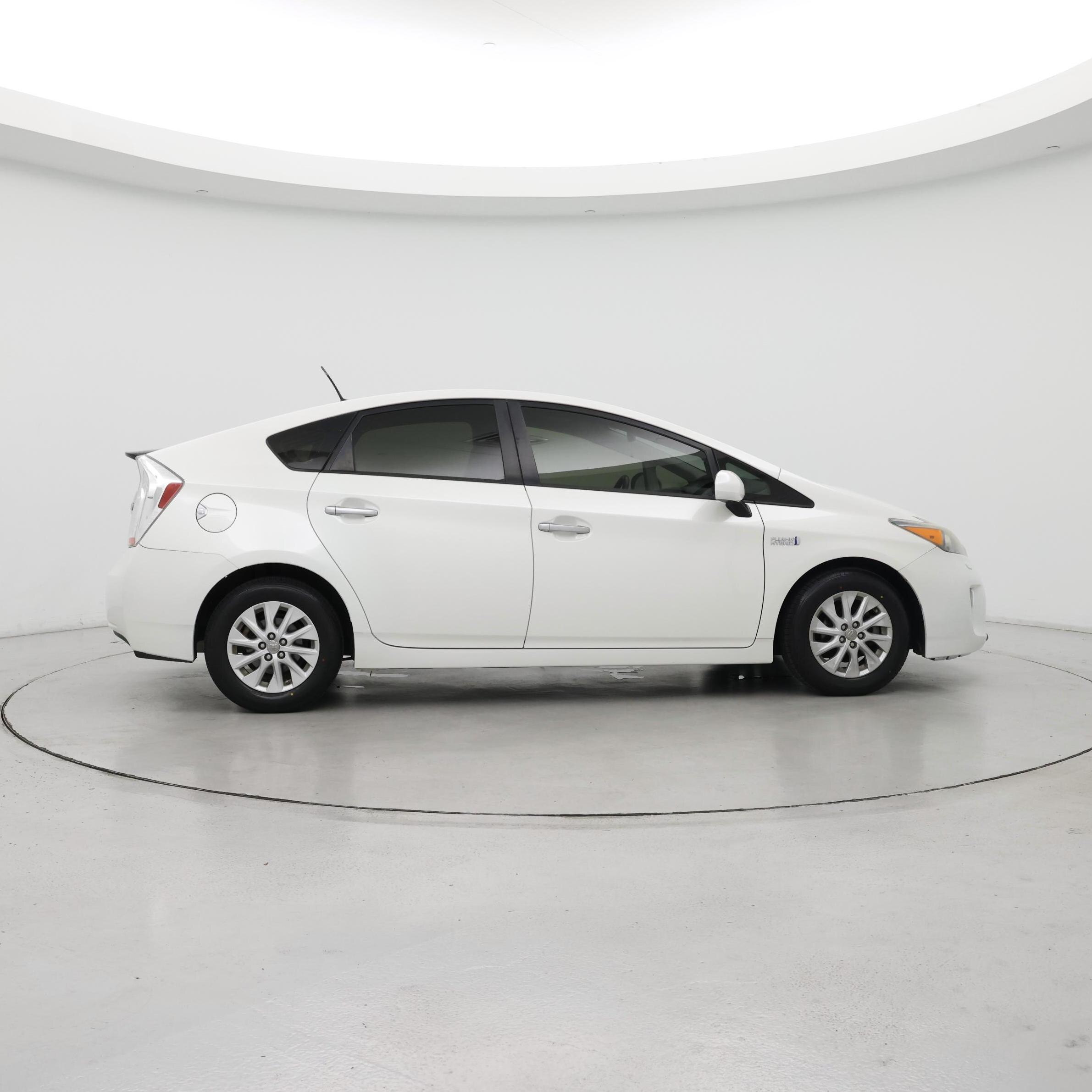 Thumbnail: 2013 Toyota Prius - 7
