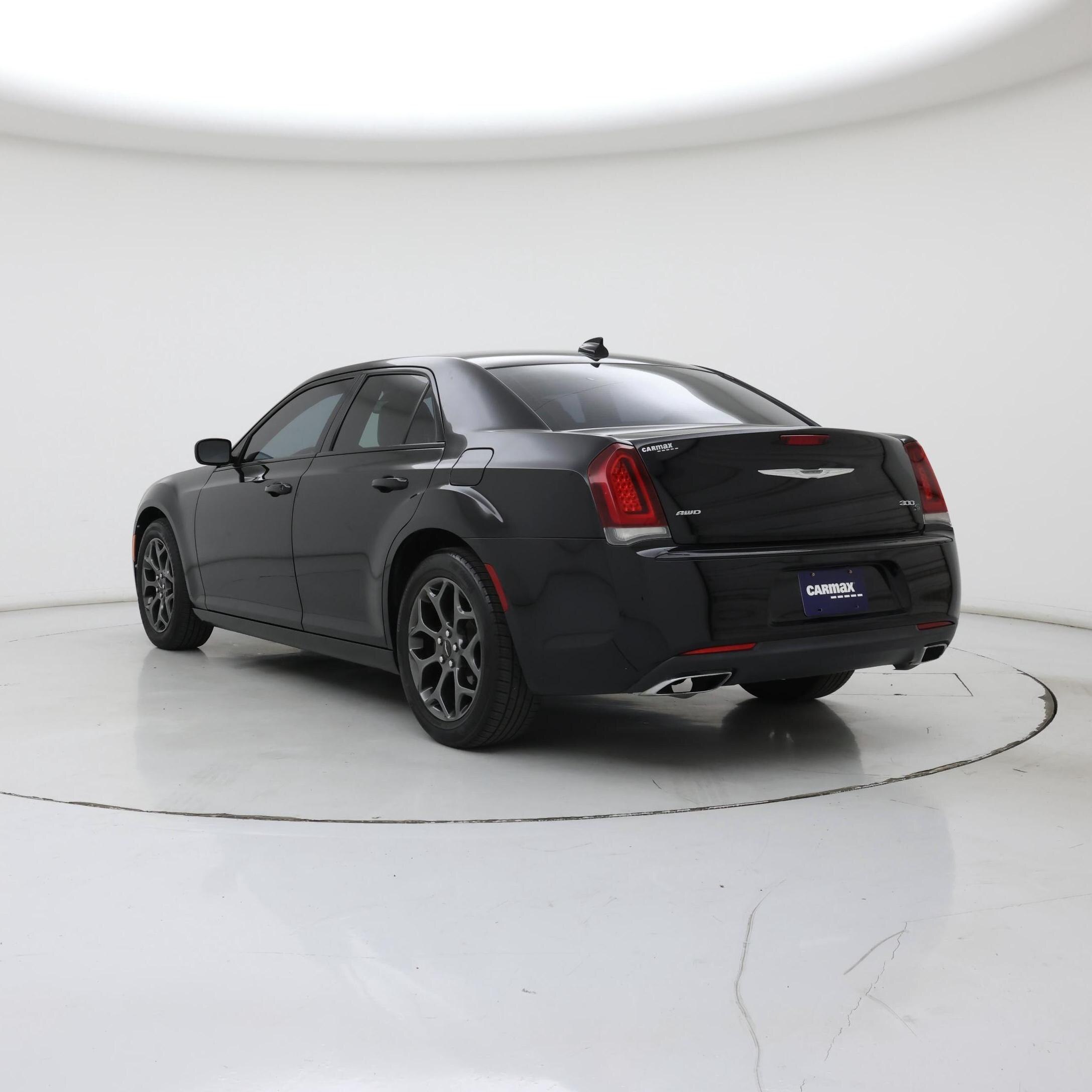 Thumbnail: 2018 Chrysler 300 - 2