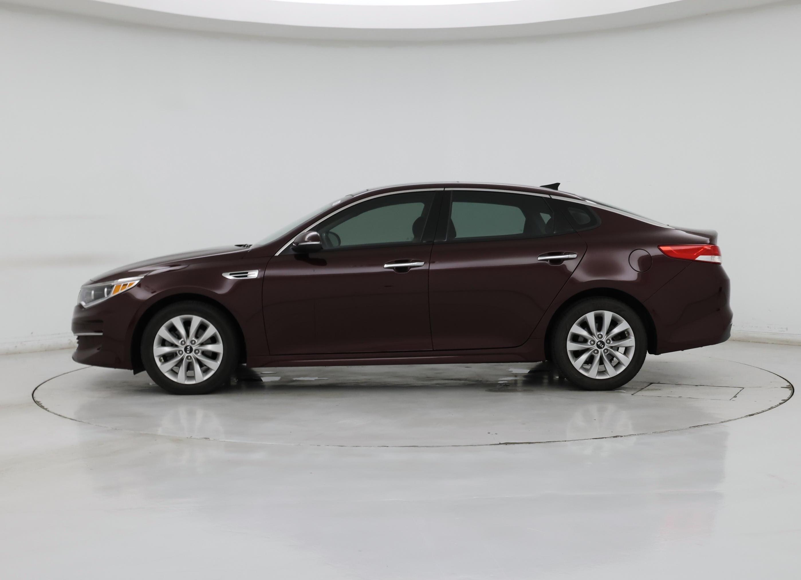 Thumbnail: 2016 Kia Optima - 3