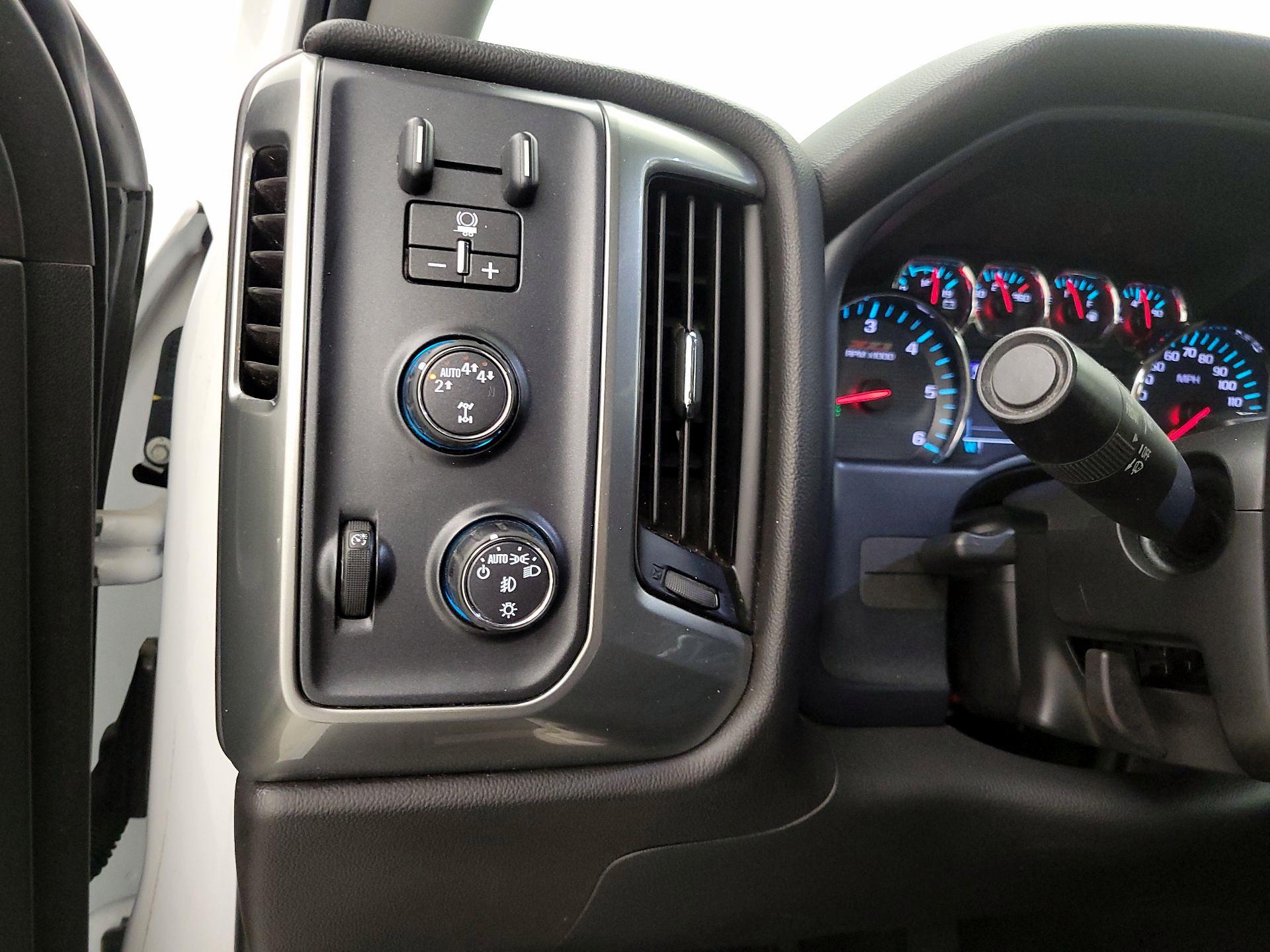 Thumbnail: 2018 Chevrolet Silverado 1500 - 13