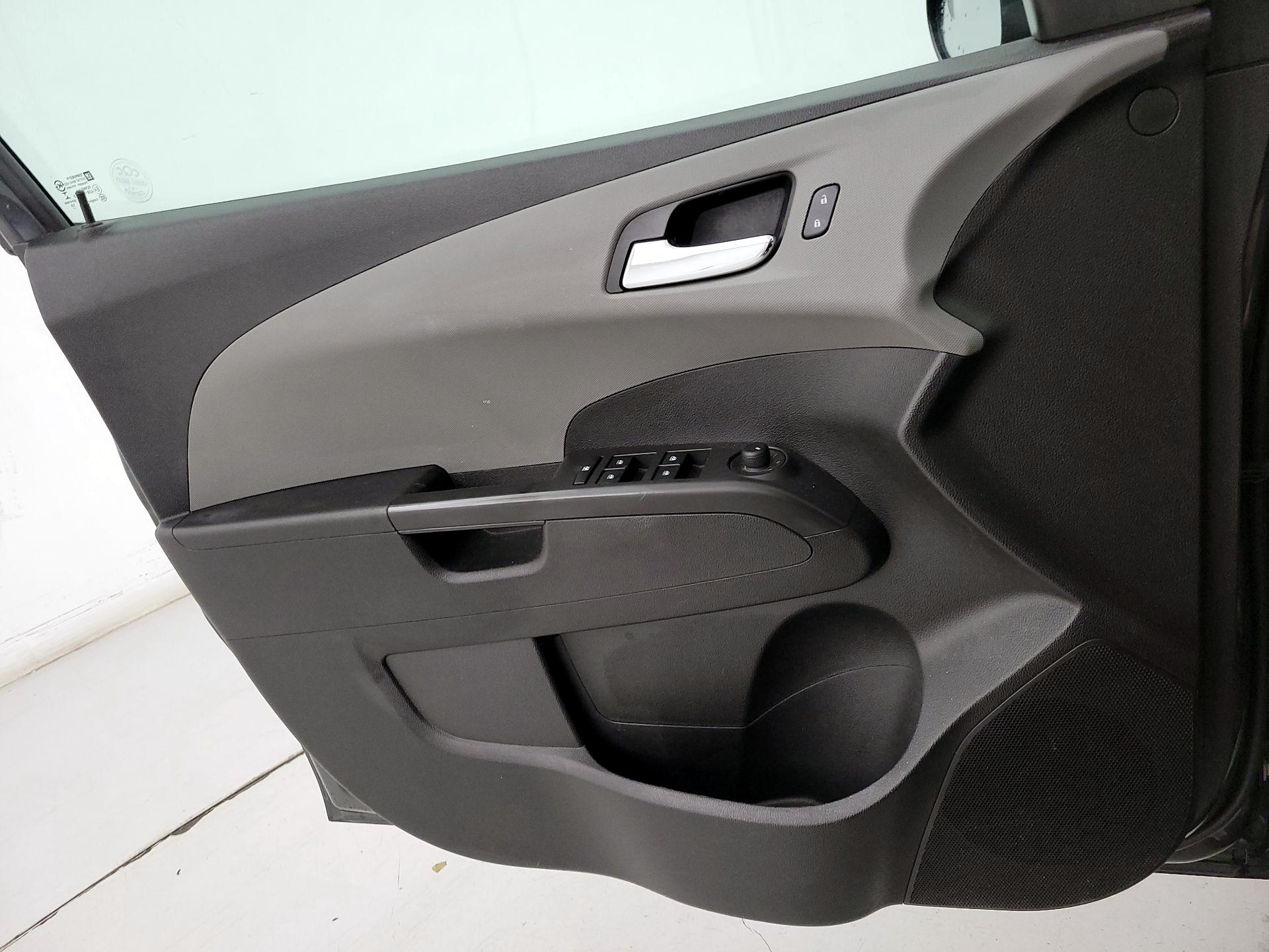 Thumbnail: 2014 Chevrolet Sonic - 12