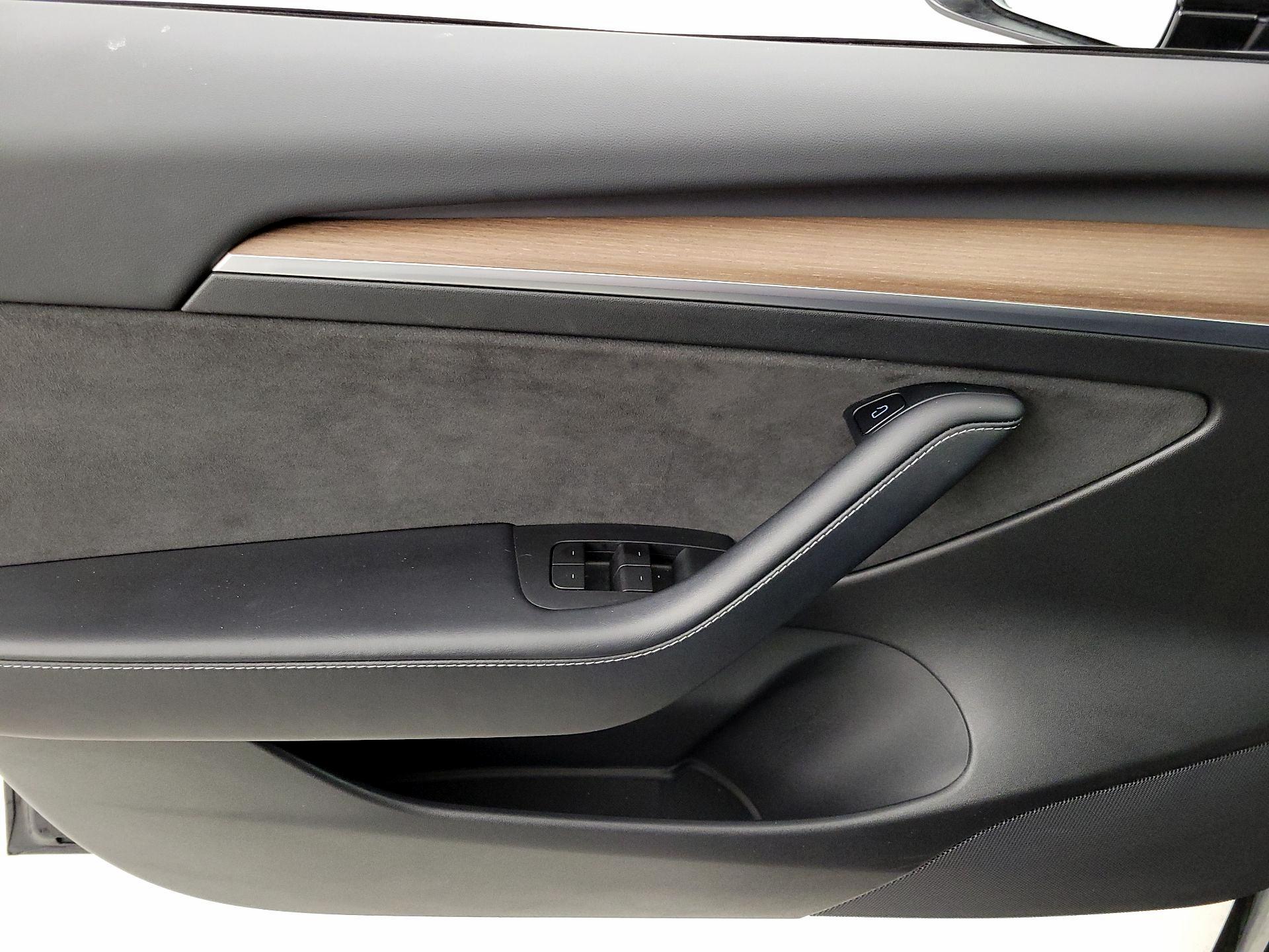 Thumbnail: 2021 Tesla Model 3 - 12