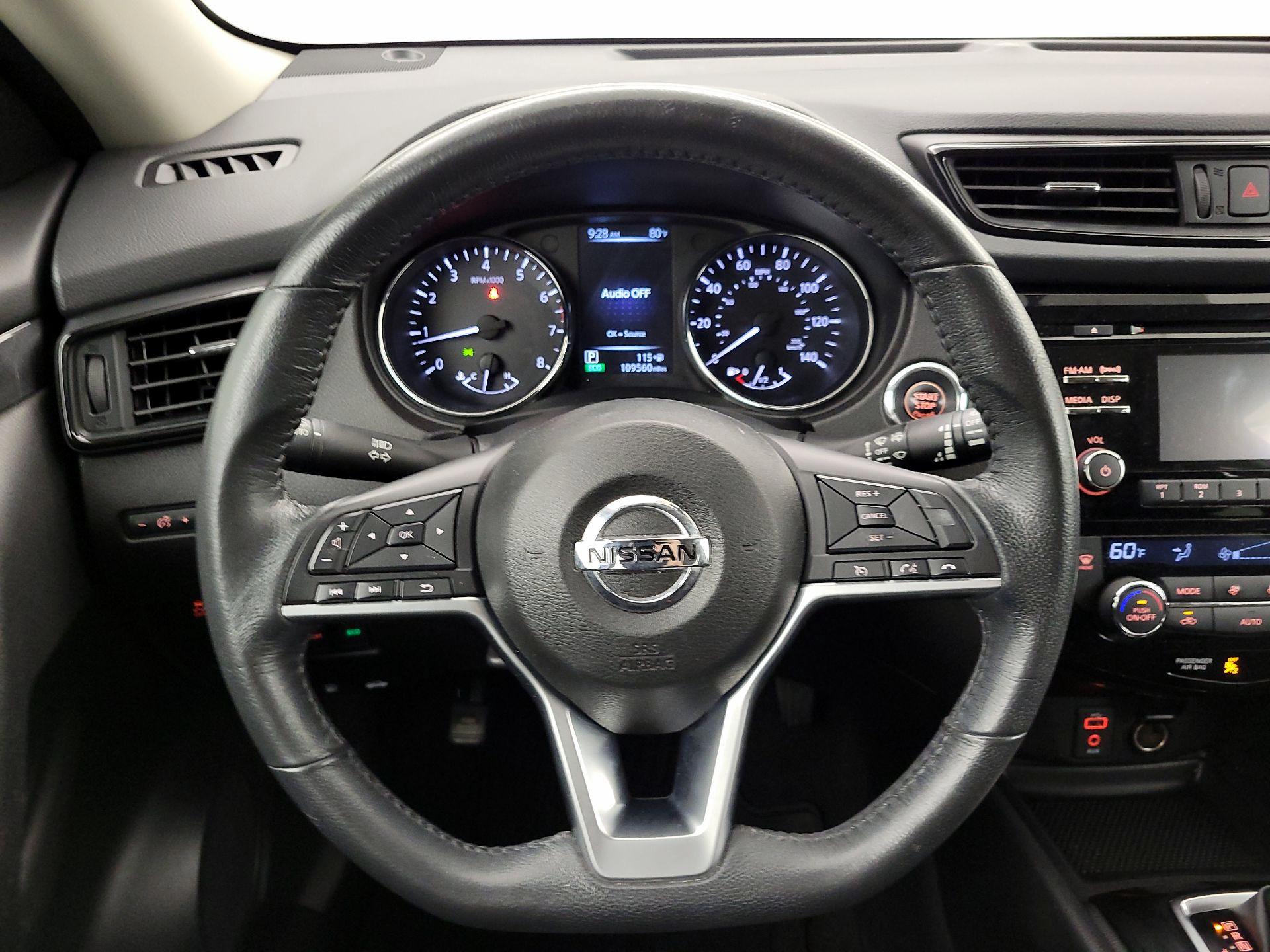 Thumbnail: 2017 Nissan Rogue - 10