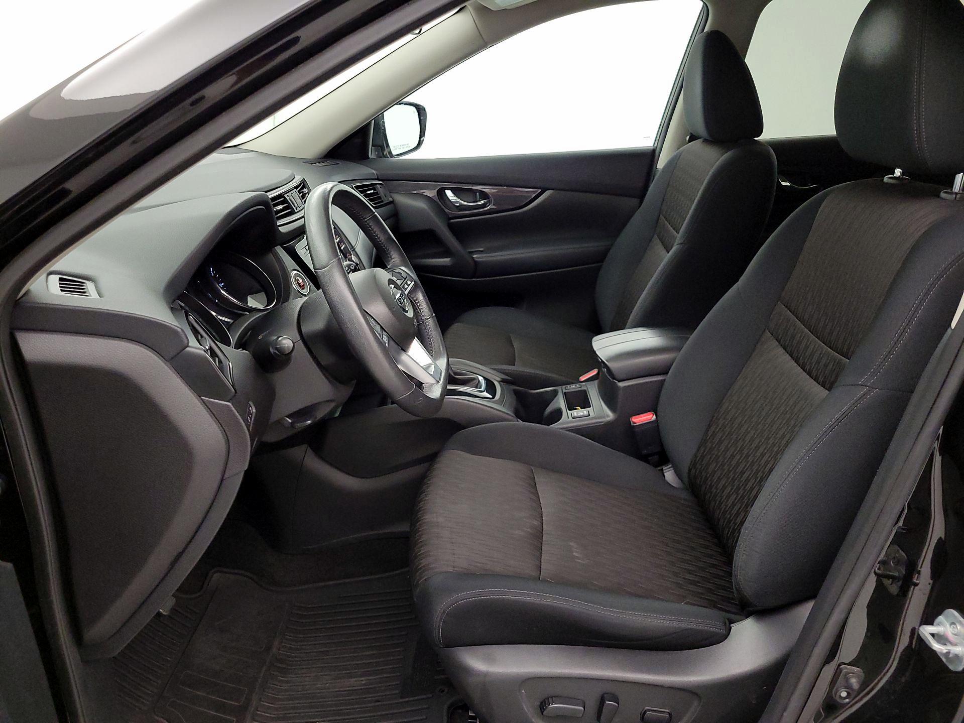 Thumbnail: 2017 Nissan Rogue - 11