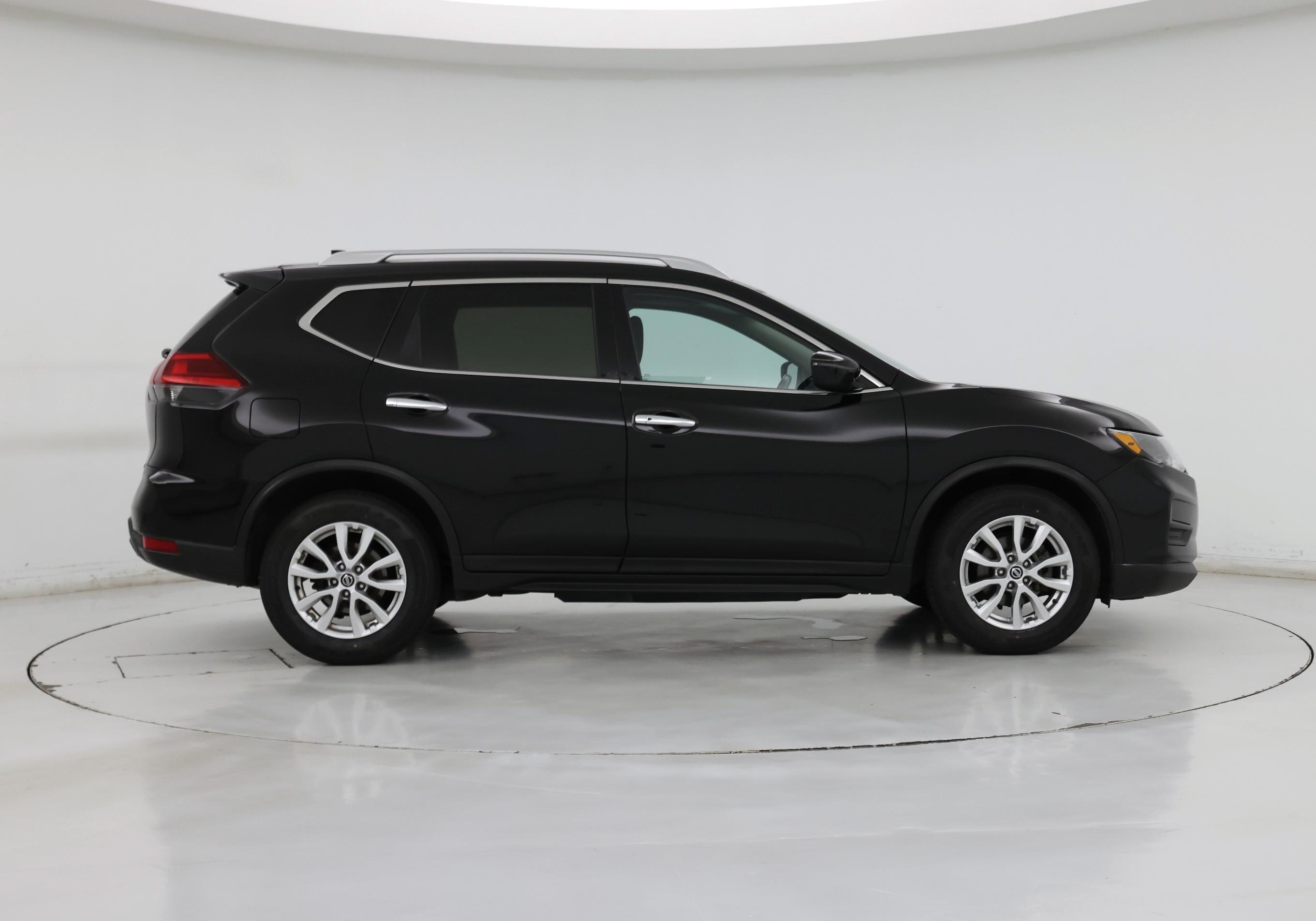 Thumbnail: 2017 Nissan Rogue - 7