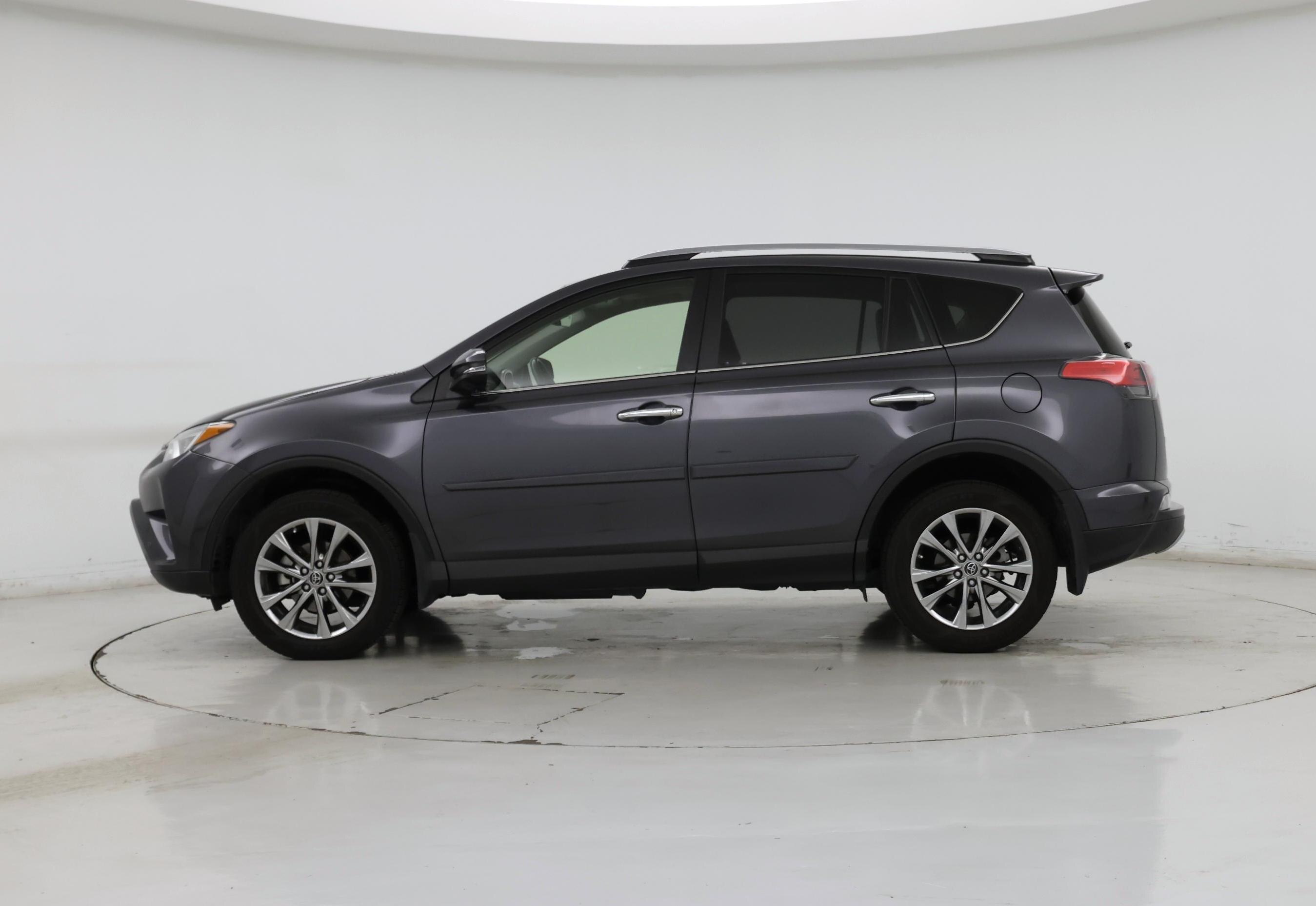 Thumbnail: 2017 Toyota RAV4 - 3