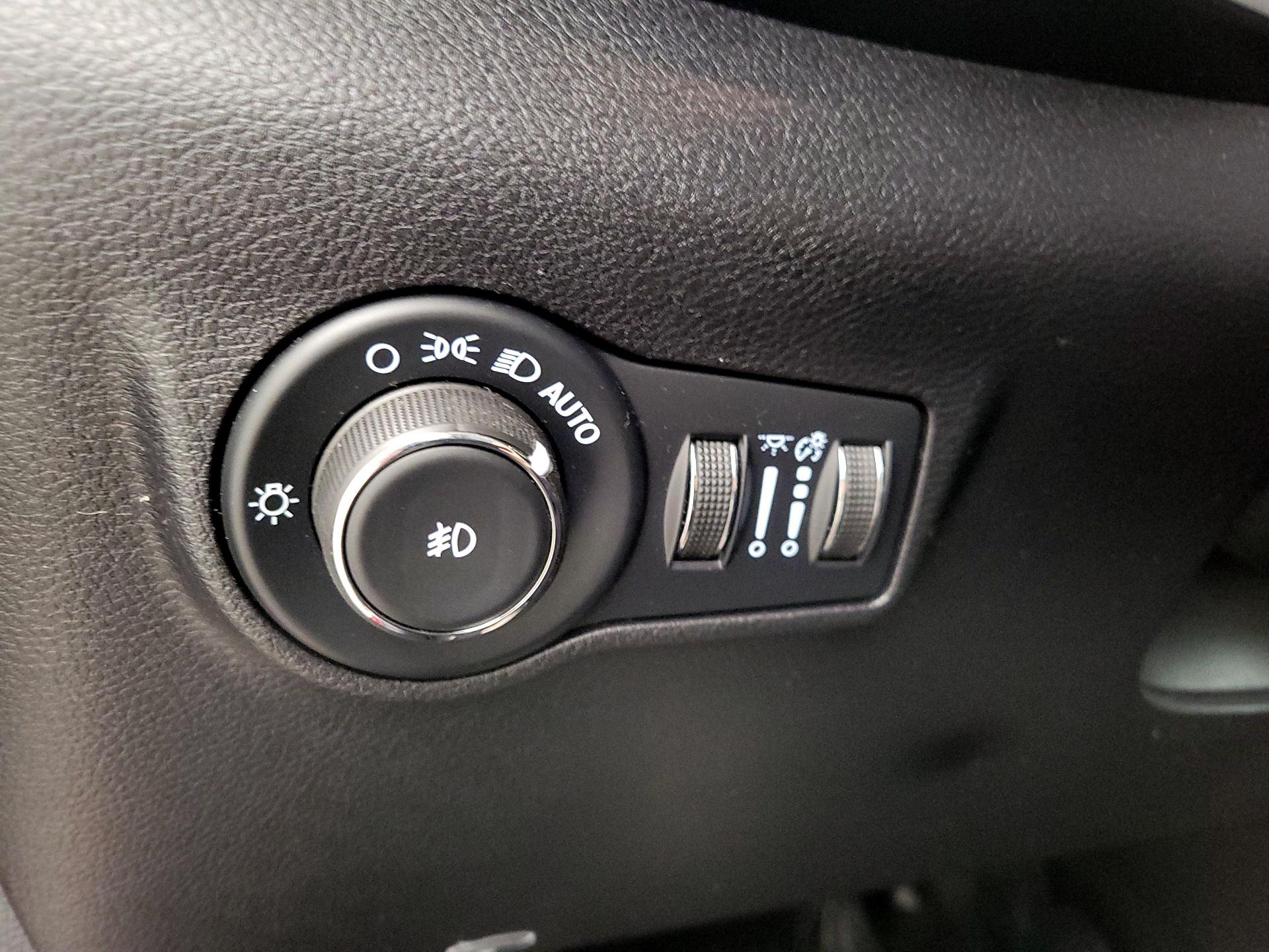 Thumbnail: 2022 Jeep Compass - 13