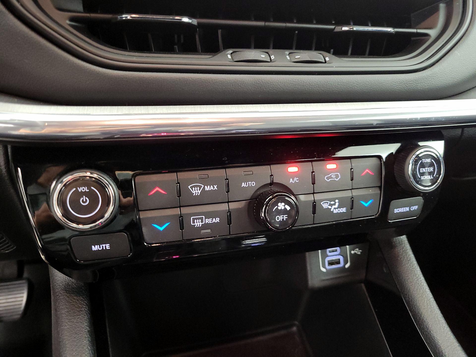 Thumbnail: 2022 Jeep Compass - 16