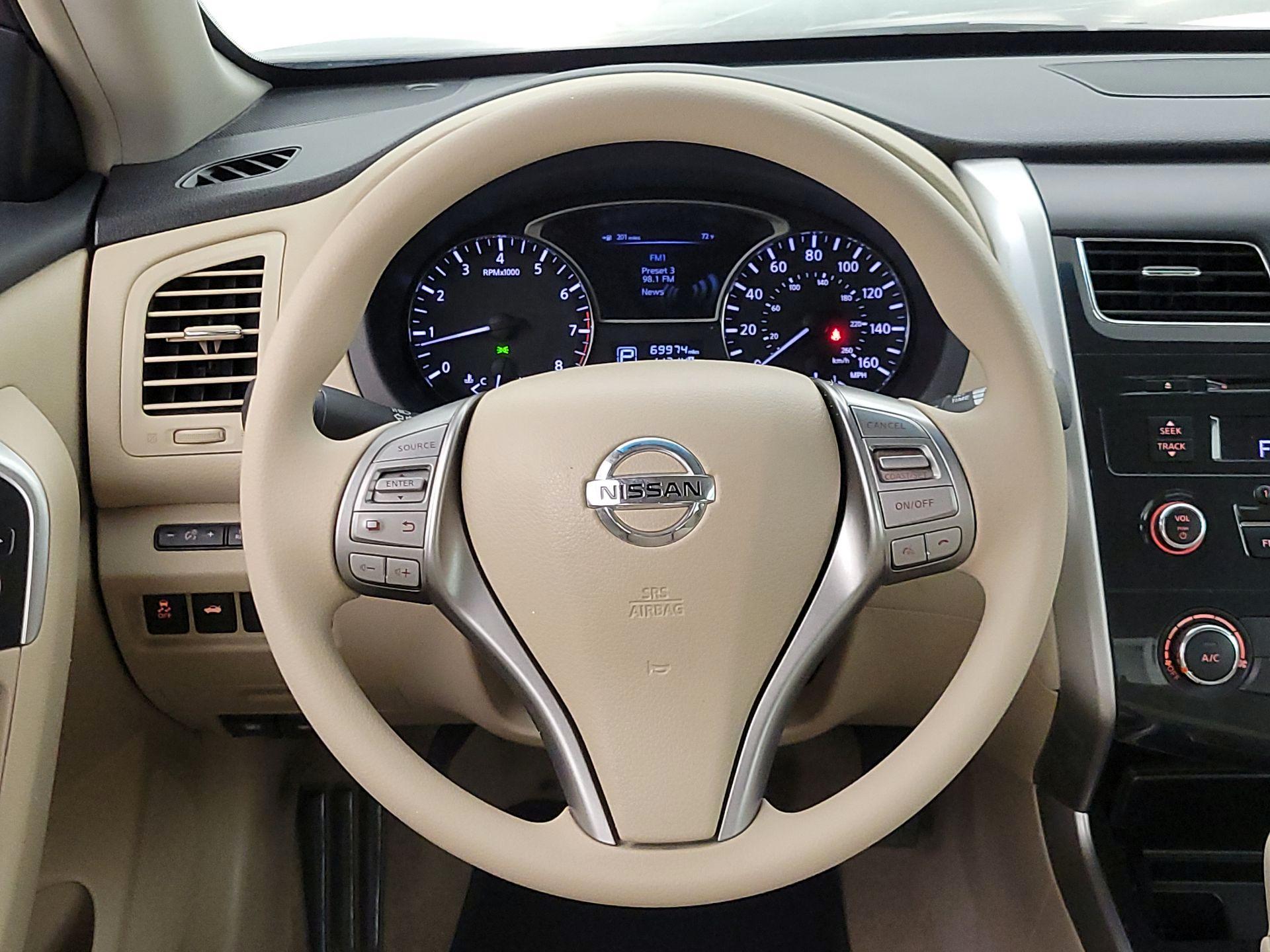 Thumbnail: 2013 Nissan Altima - 10