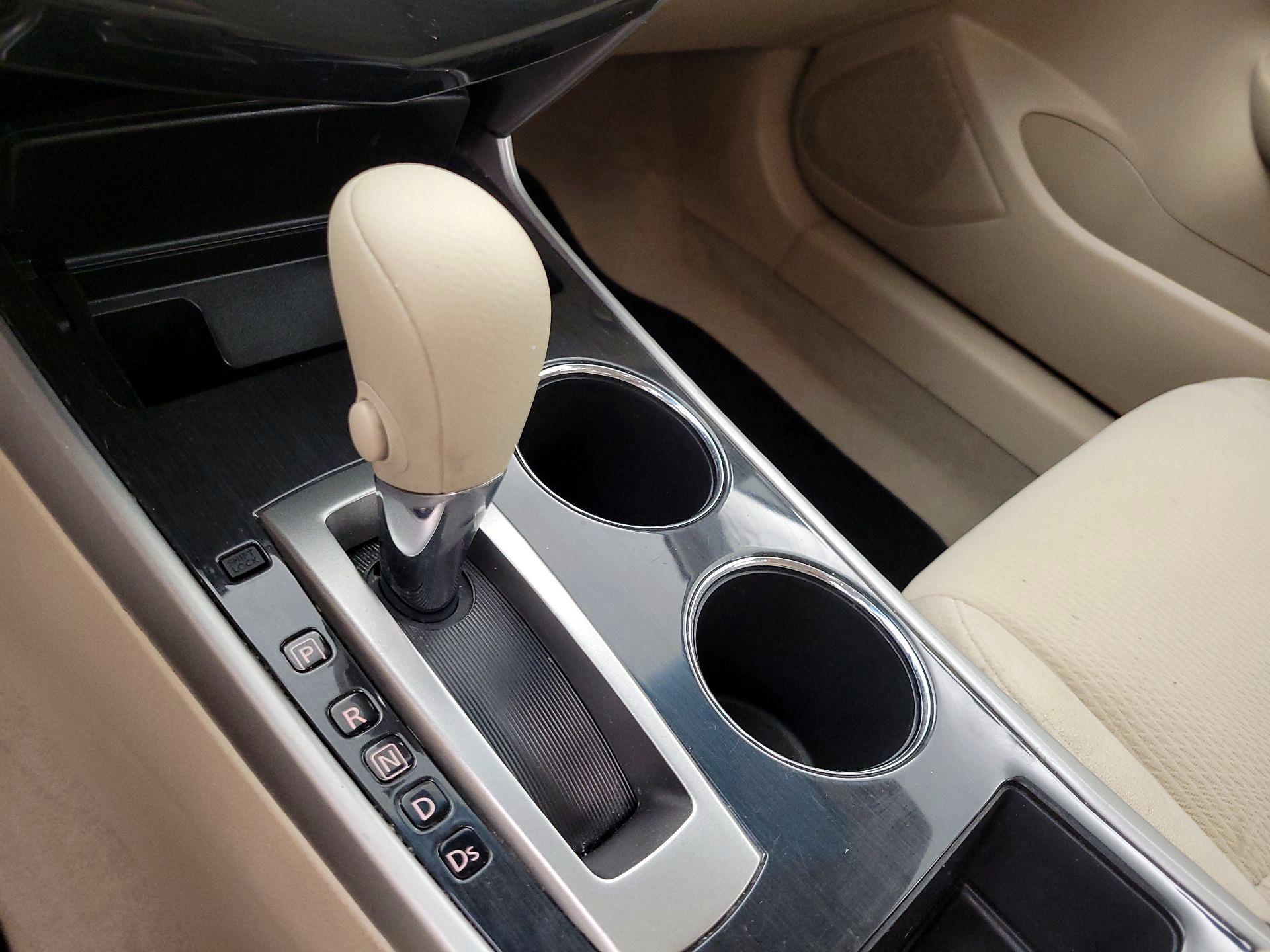 Thumbnail: 2013 Nissan Altima - 16
