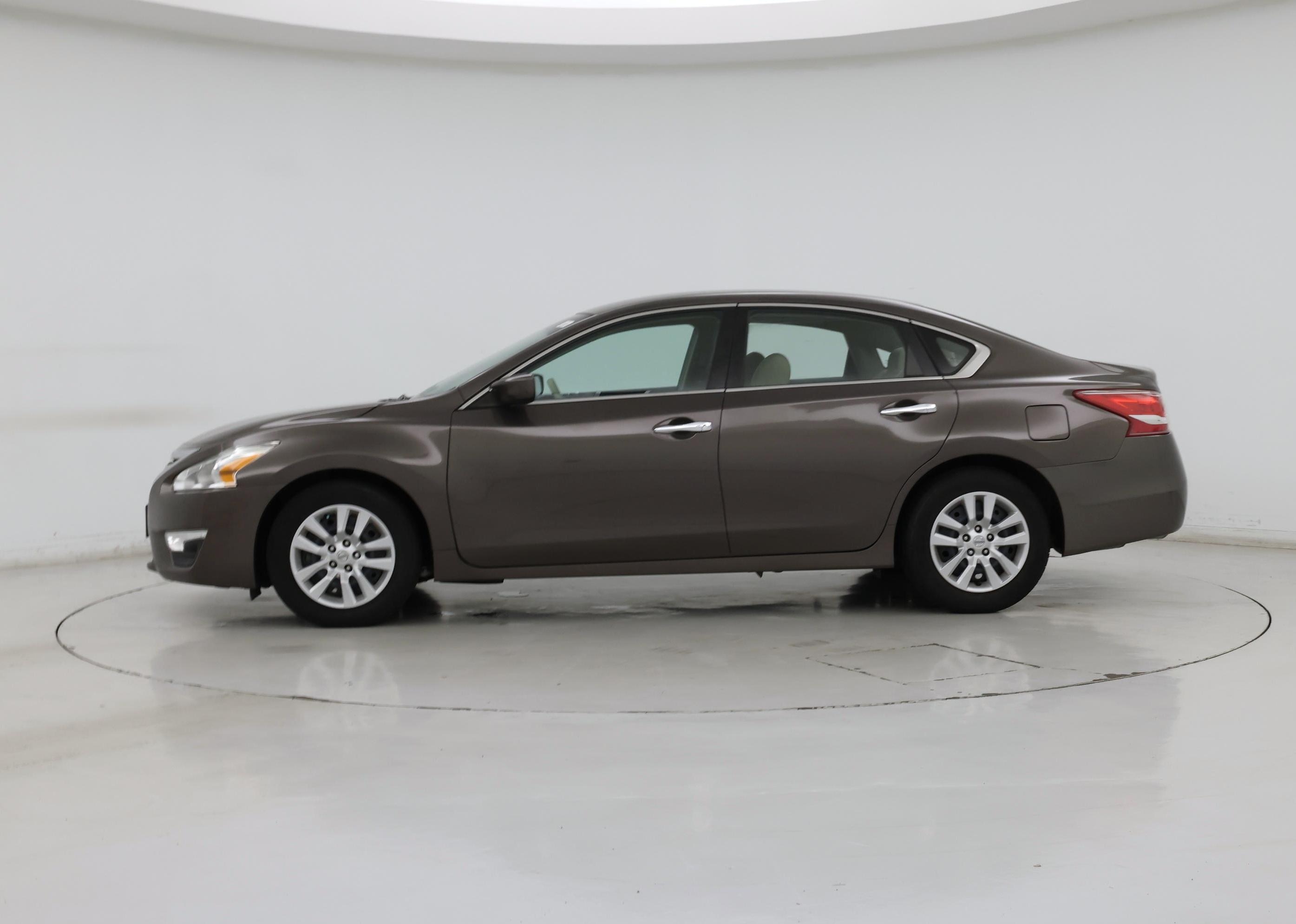 Thumbnail: 2013 Nissan Altima - 3