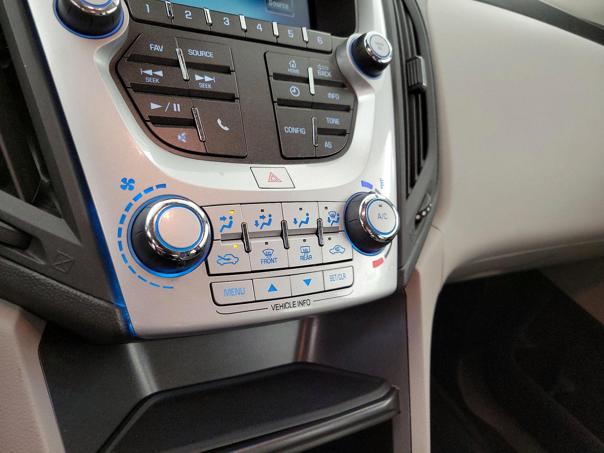 Thumbnail: 2016 Chevrolet Equinox - 16