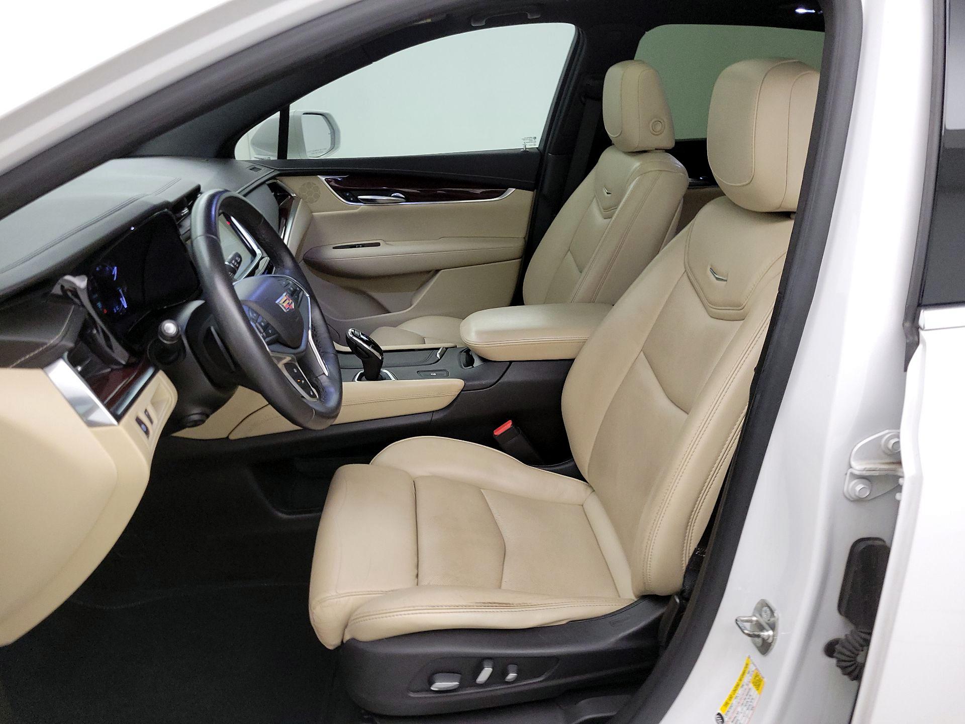 Thumbnail: 2017 Cadillac XT5 - 11