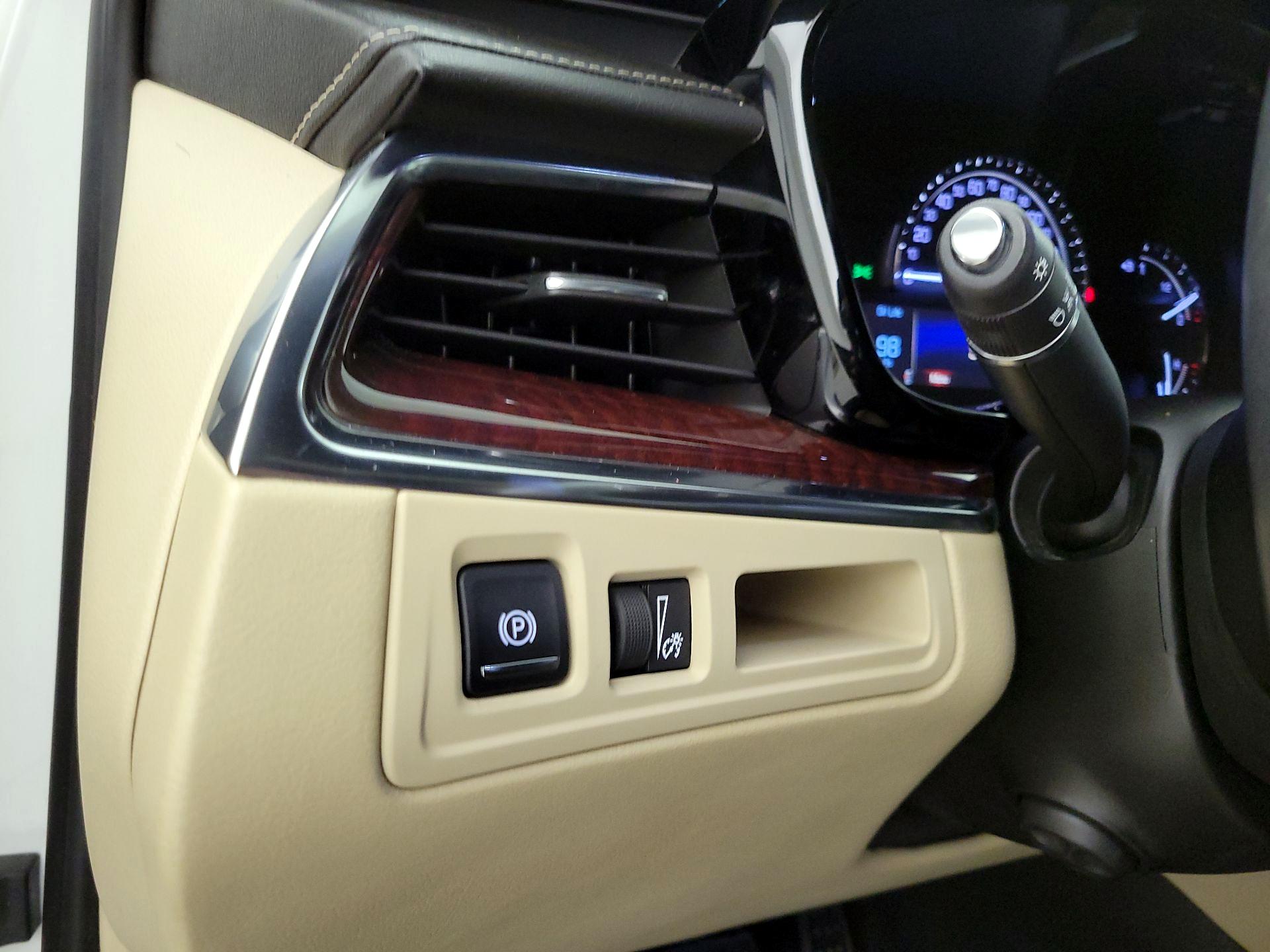 Thumbnail: 2017 Cadillac XT5 - 13