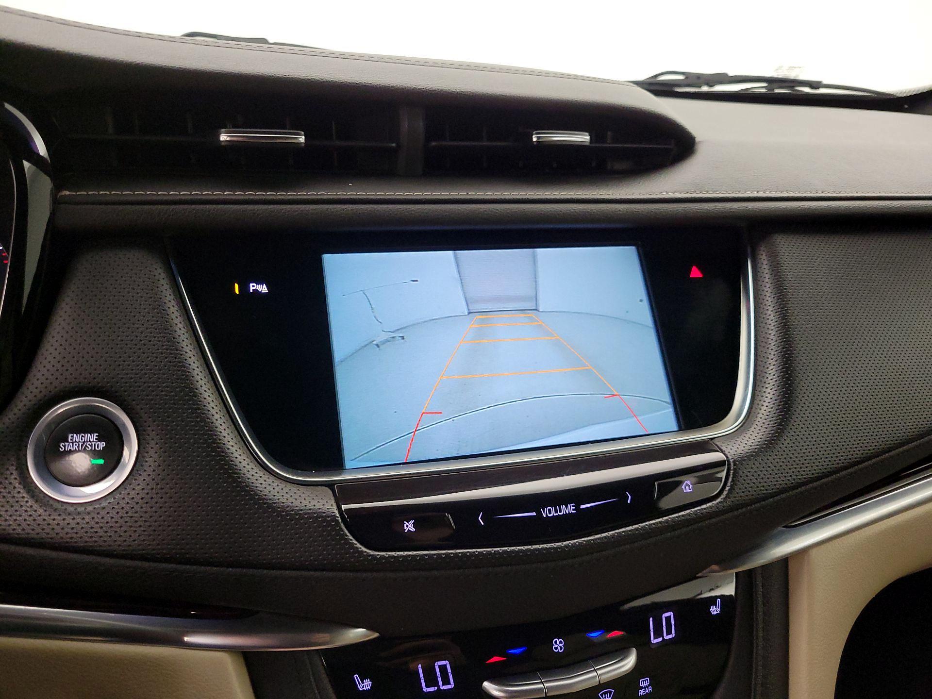 Thumbnail: 2017 Cadillac XT5 - 15