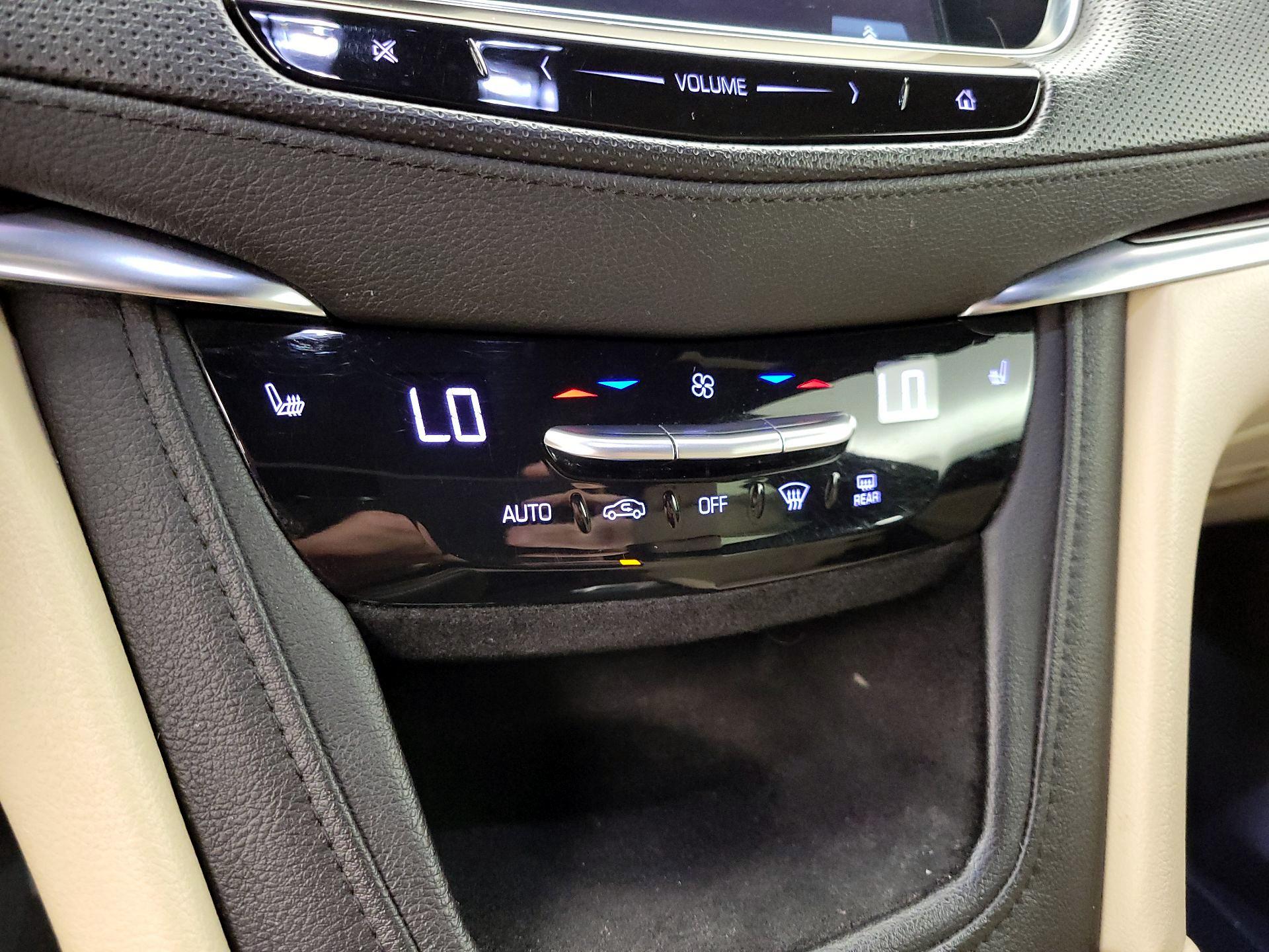 Thumbnail: 2017 Cadillac XT5 - 17