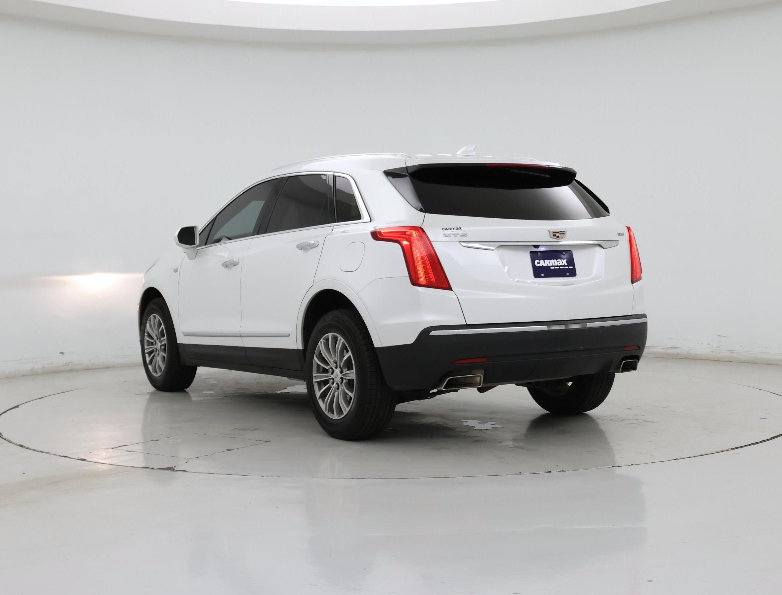 Thumbnail: 2017 Cadillac XT5 - 2