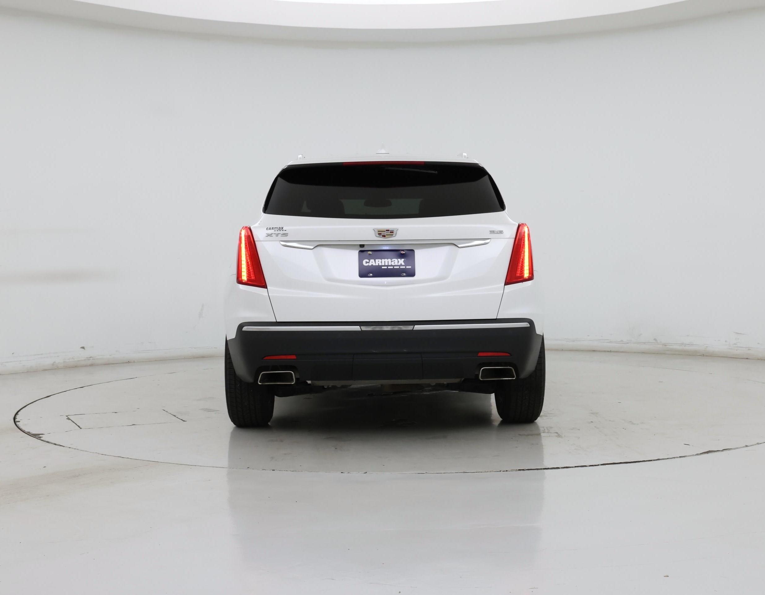Thumbnail: 2017 Cadillac XT5 - 6