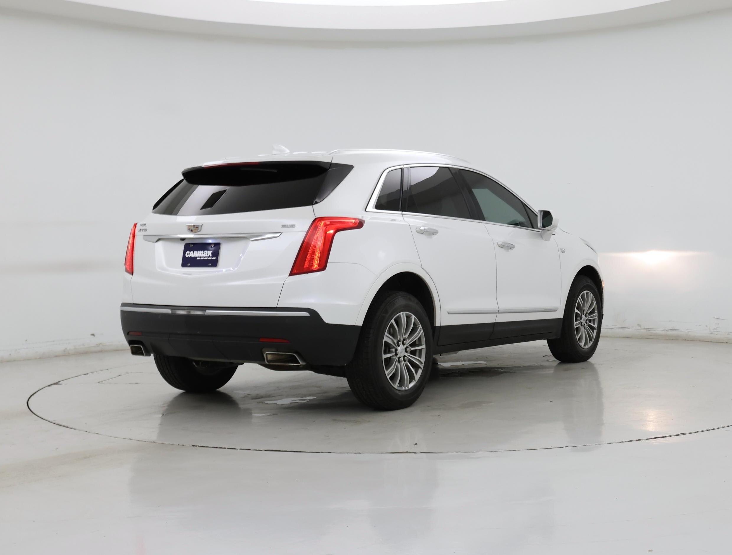 Thumbnail: 2017 Cadillac XT5 - 8