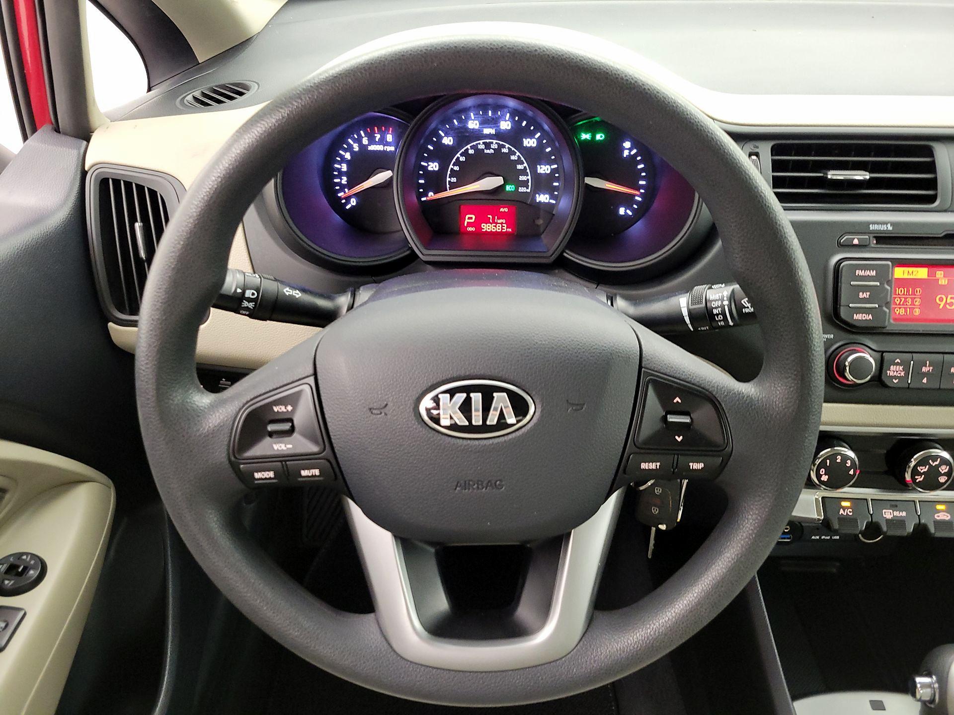 Thumbnail: 2013 Kia Rio - 10