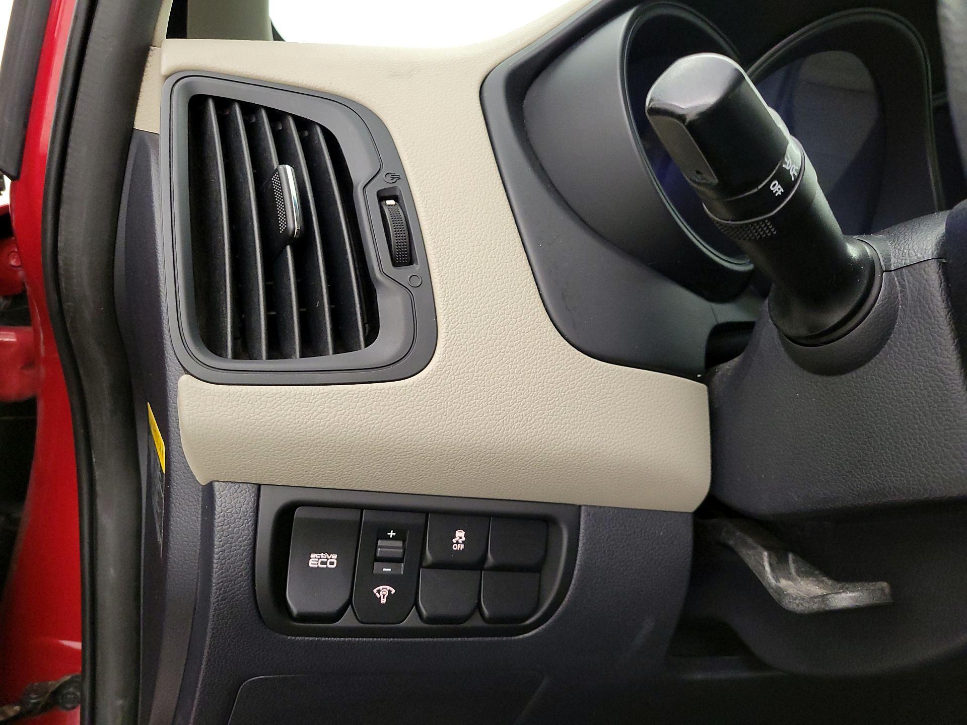 Thumbnail: 2013 Kia Rio - 13