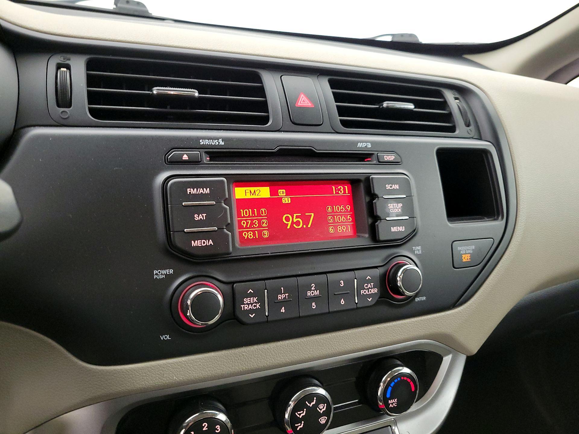 Thumbnail: 2013 Kia Rio - 14