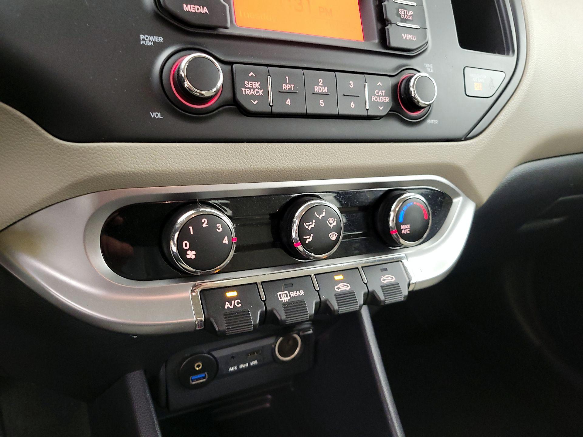 Thumbnail: 2013 Kia Rio - 15