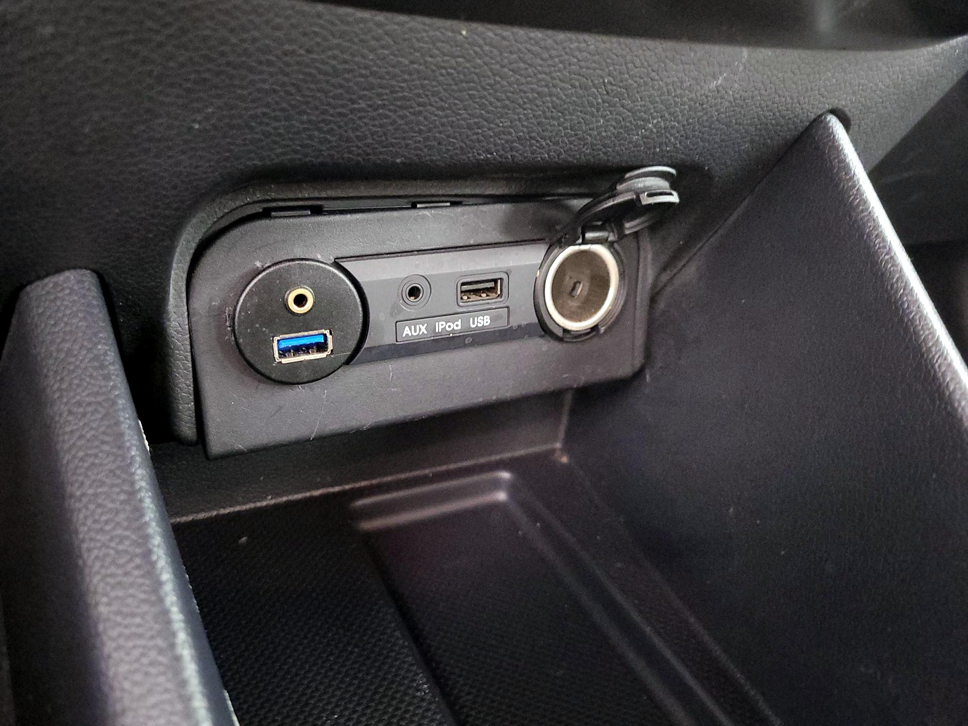 Thumbnail: 2013 Kia Rio - 17