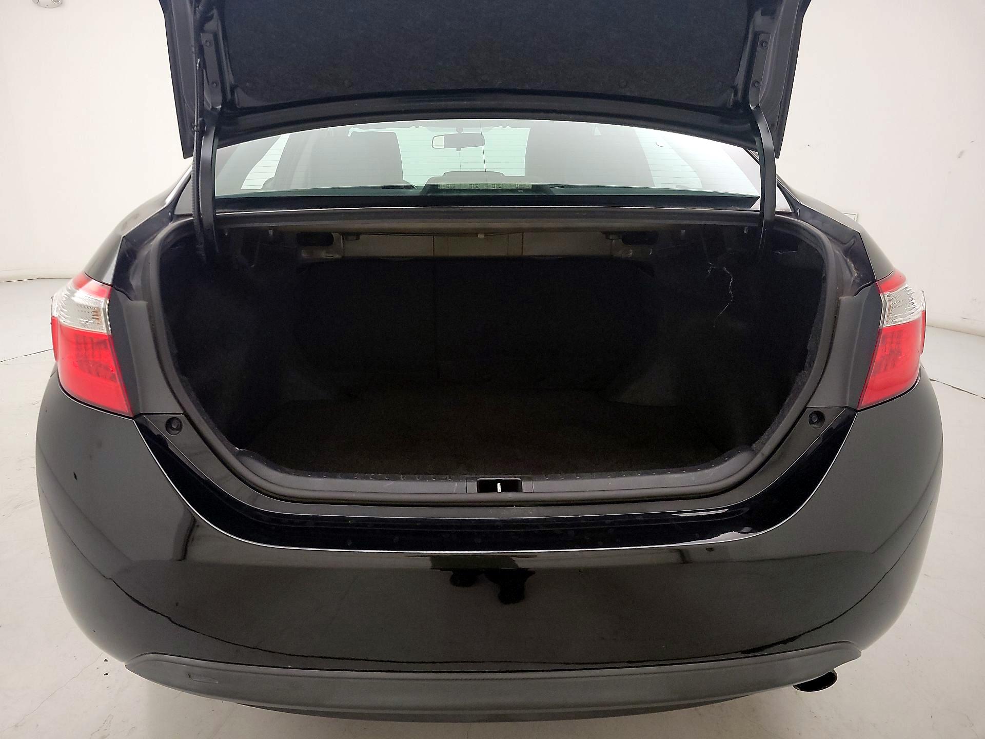 Thumbnail: 2015 Toyota Corolla - 20
