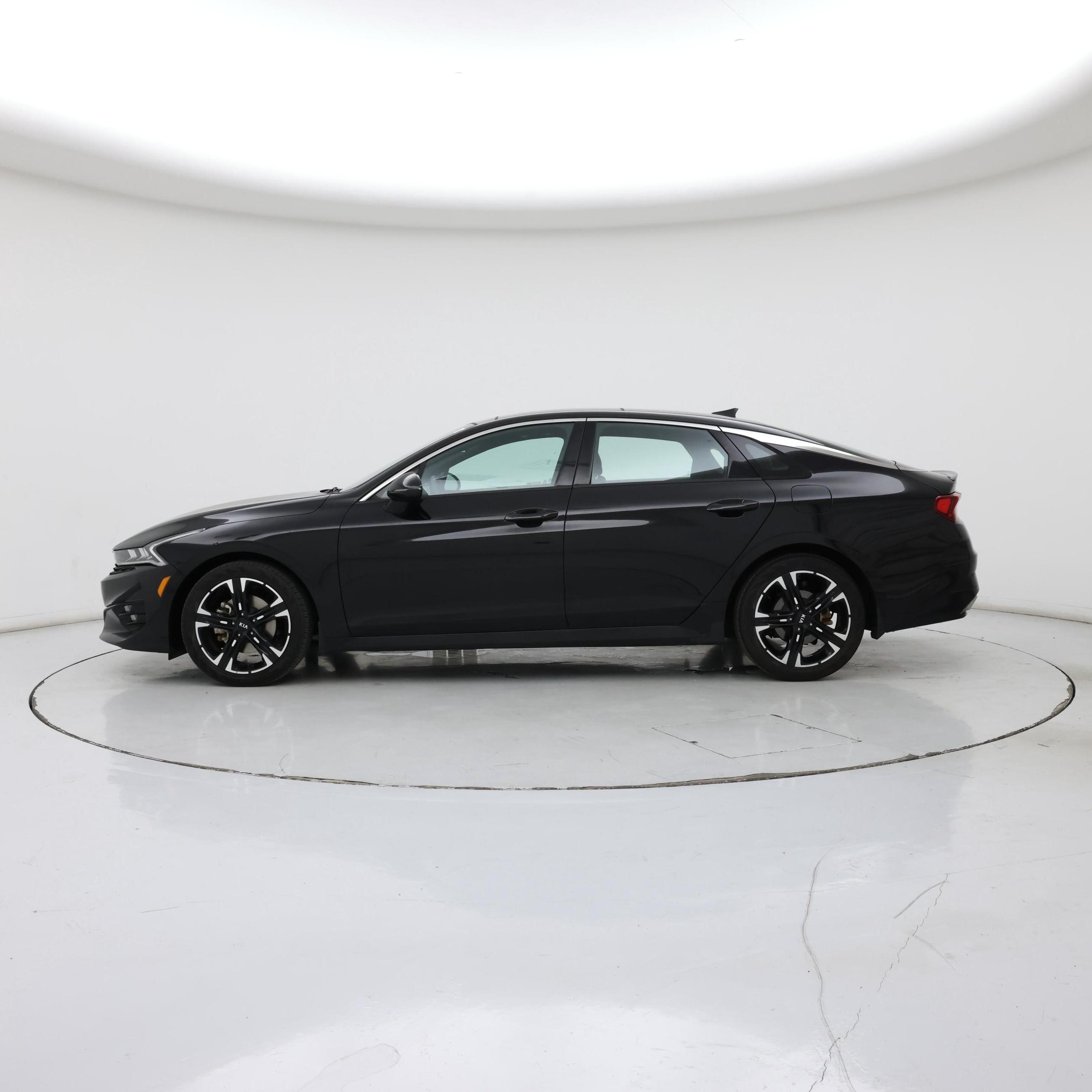Thumbnail: 2021 Kia K5 - 3