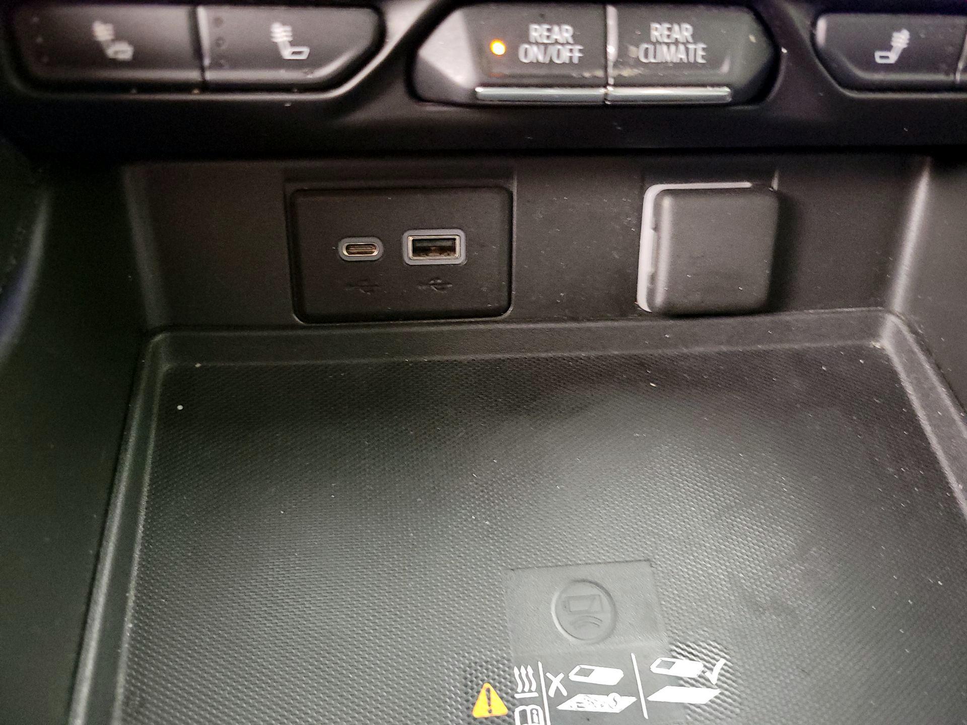 Thumbnail: 2022 Chevrolet Tahoe - 18