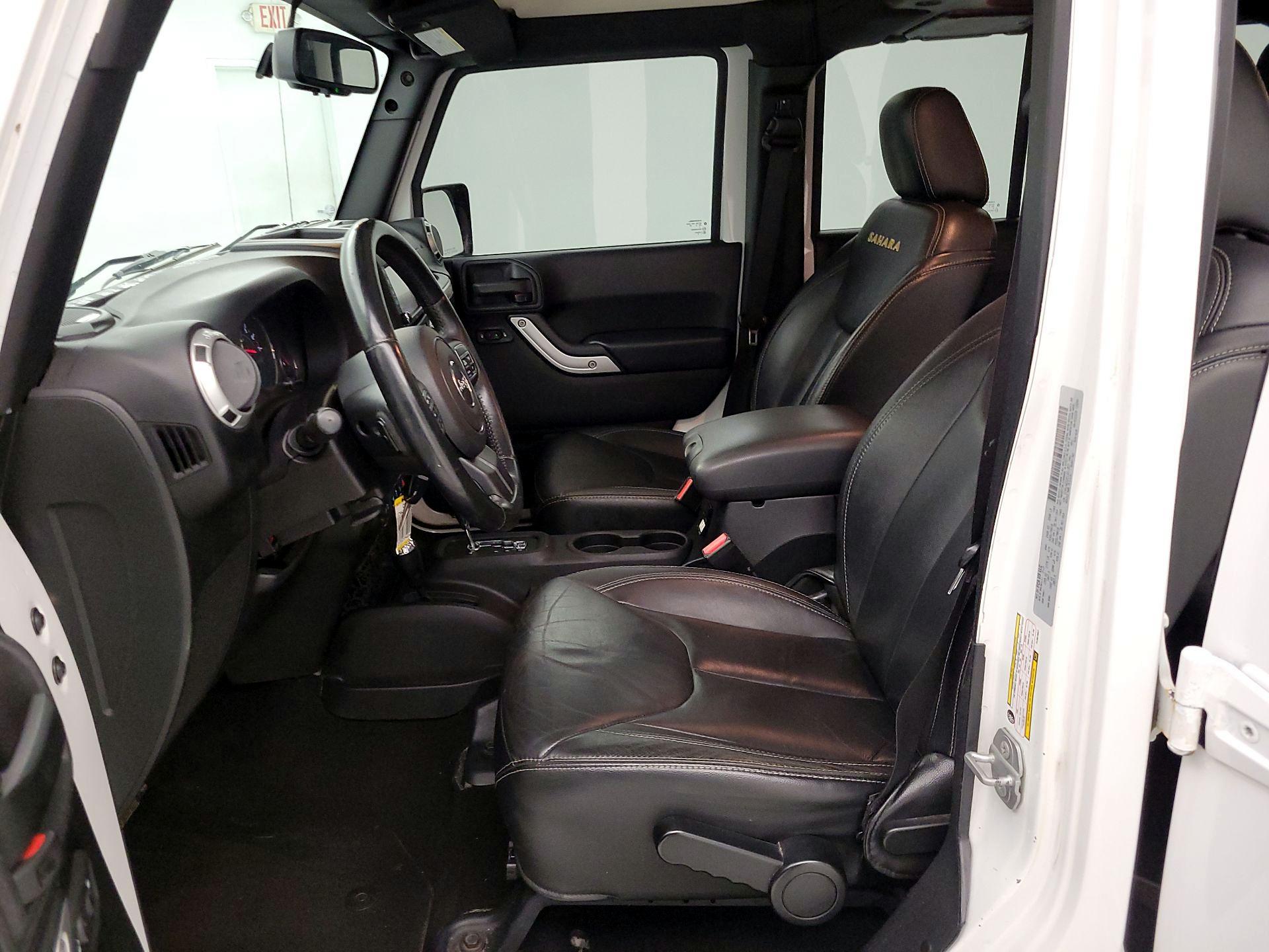Thumbnail: 2015 Jeep Wrangler - 11