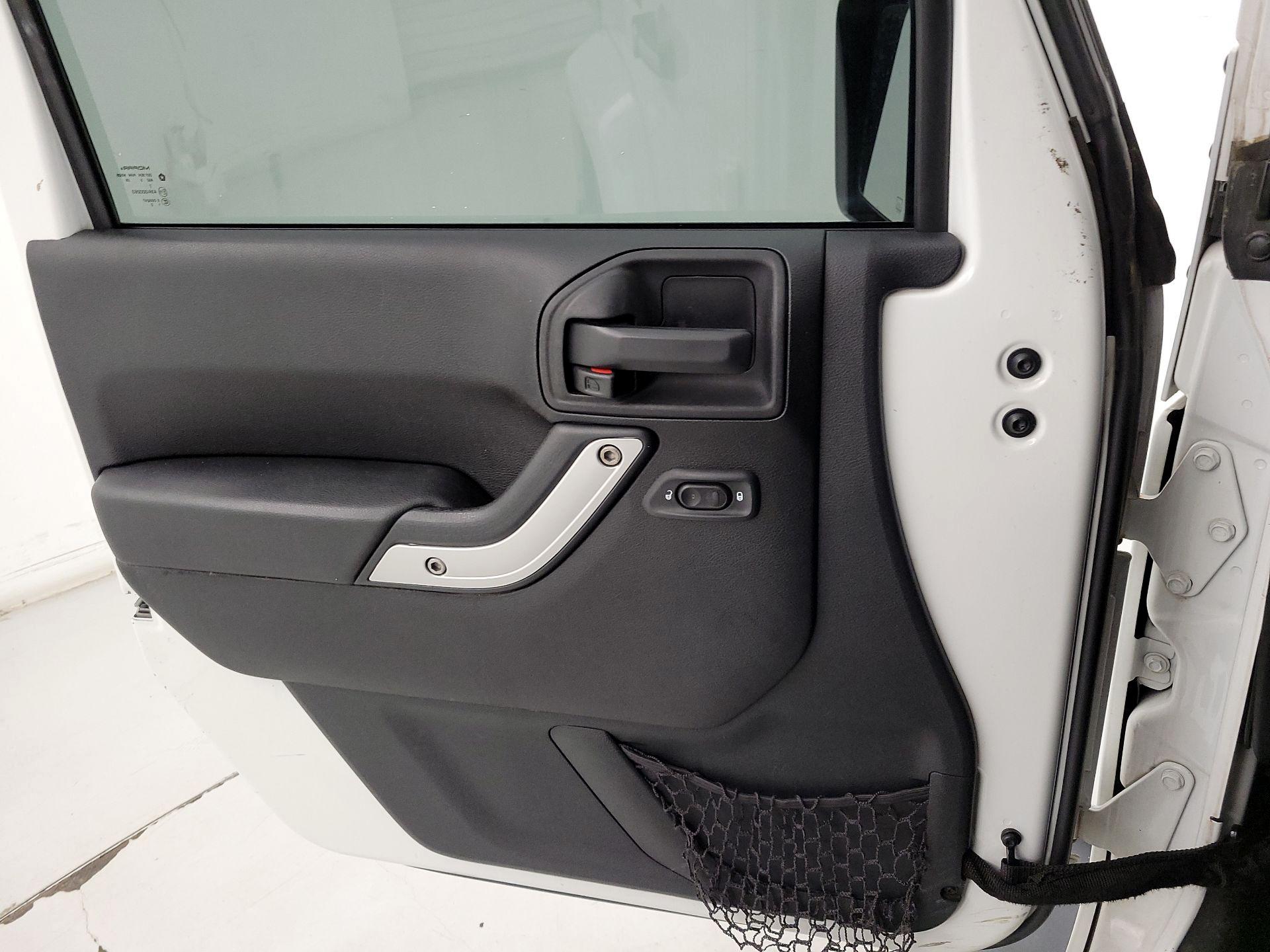 Thumbnail: 2015 Jeep Wrangler - 12