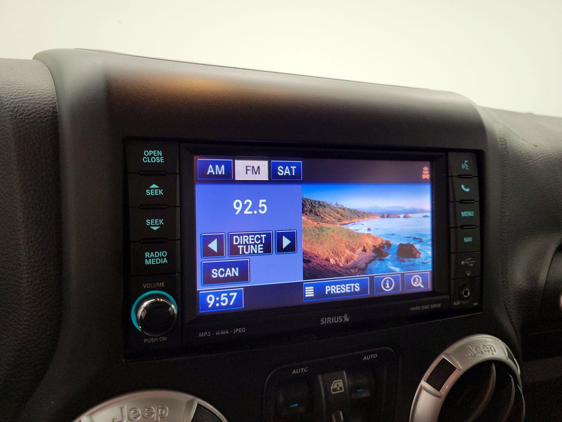 Thumbnail: 2015 Jeep Wrangler - 15